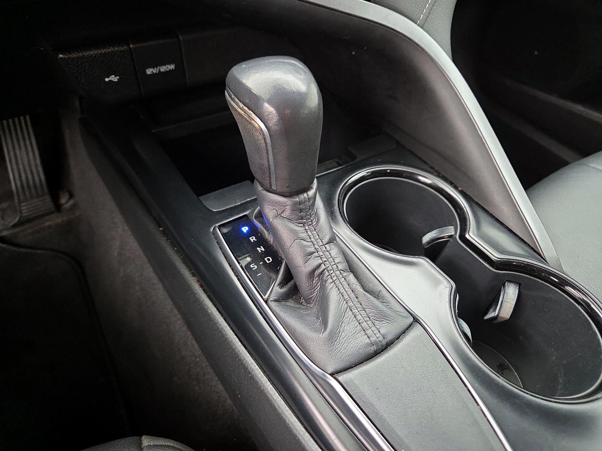 Thumbnail: 2020 Toyota Camry - 17