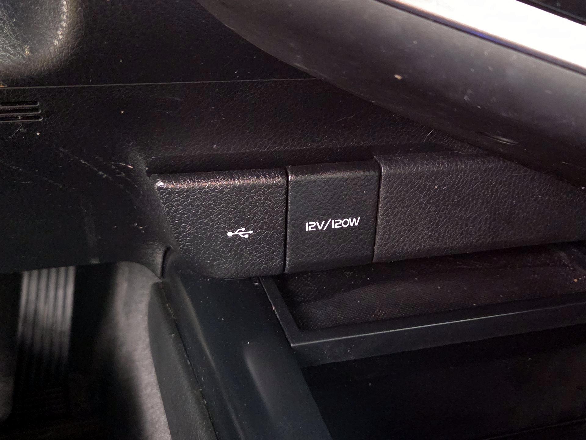 Thumbnail: 2020 Toyota Camry - 18