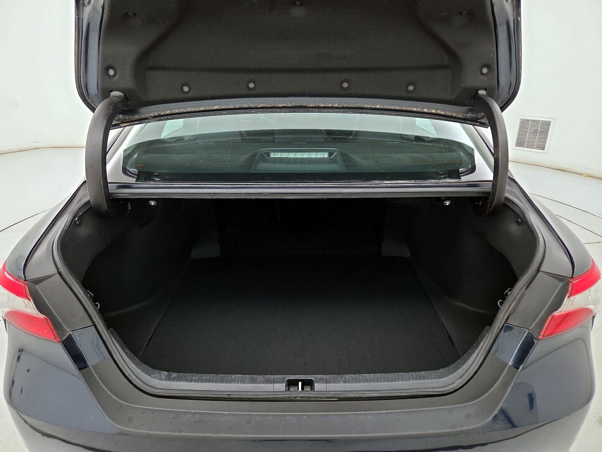 Thumbnail: 2020 Toyota Camry - 20