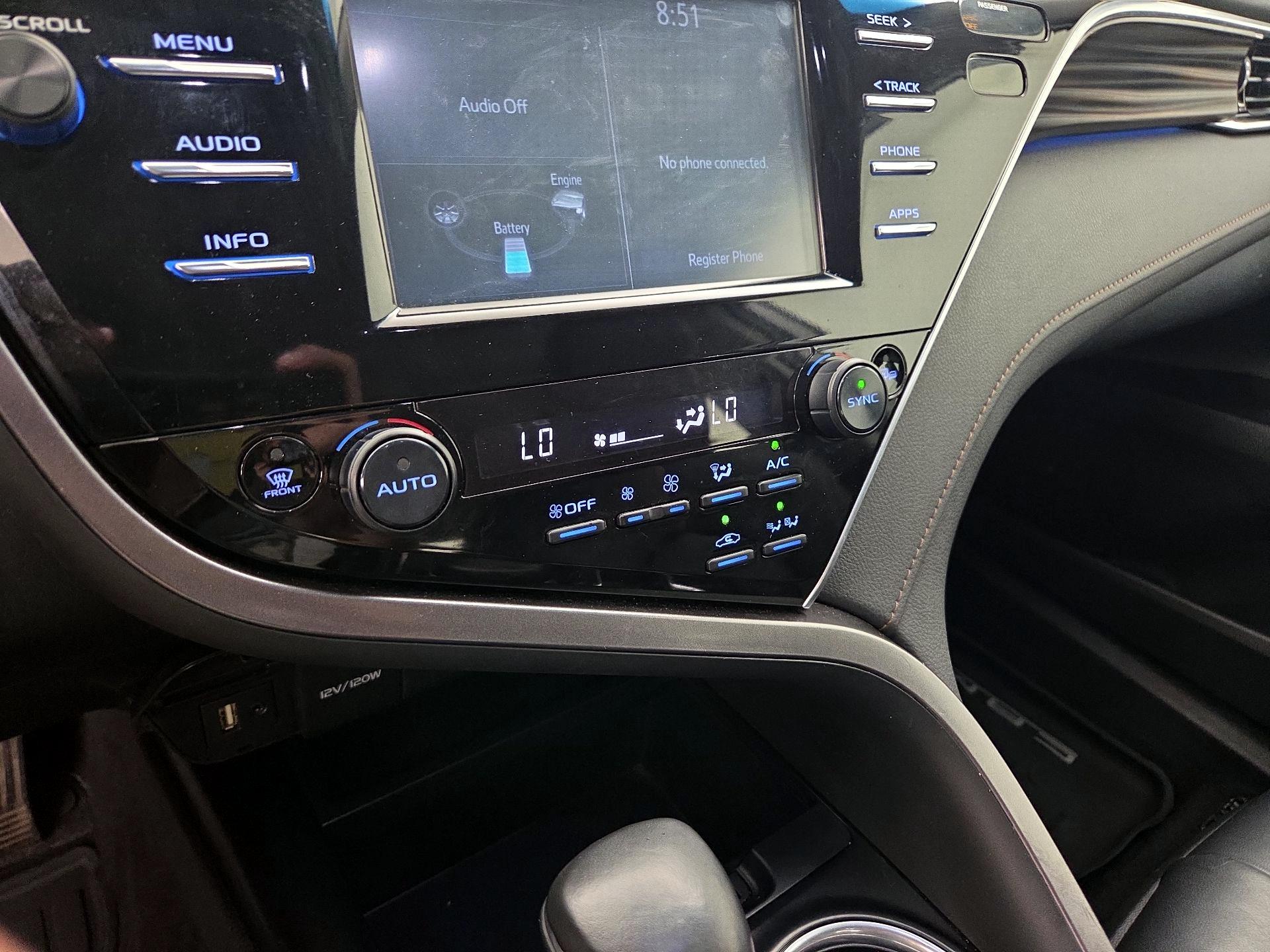 Thumbnail: 2018 Toyota Camry - 16