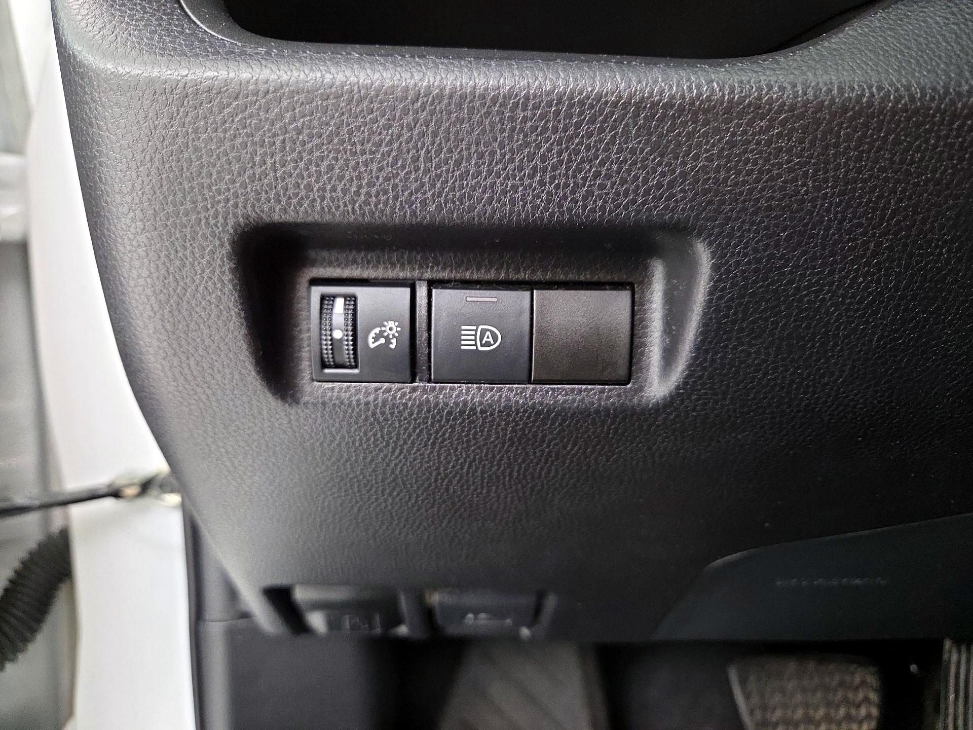 Thumbnail: 2020 Toyota RAV4 - 13