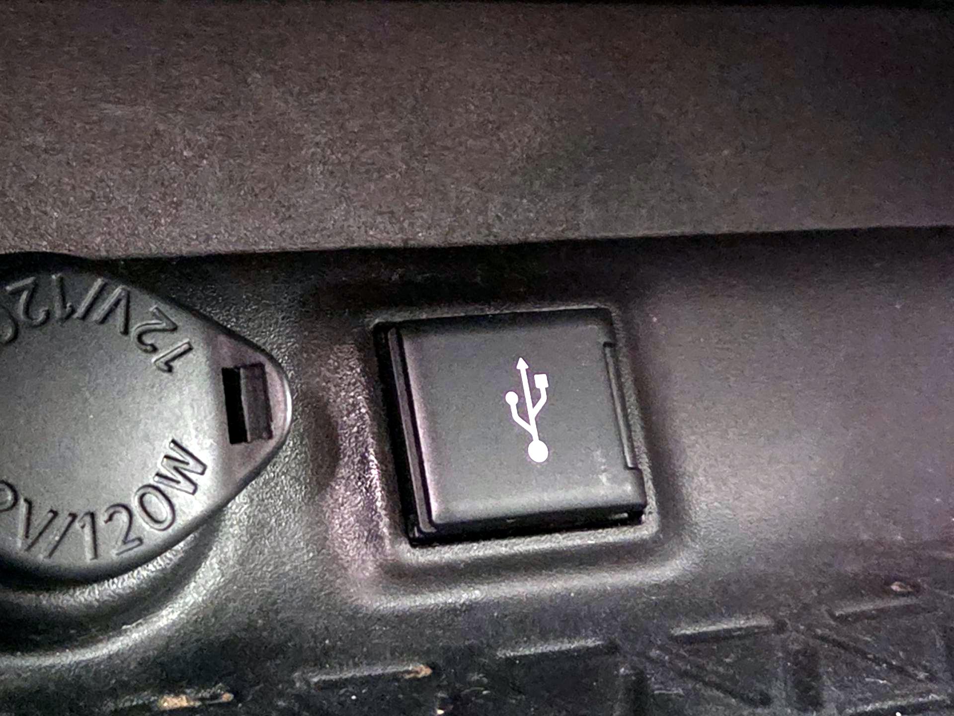 Thumbnail: 2020 Toyota RAV4 - 18