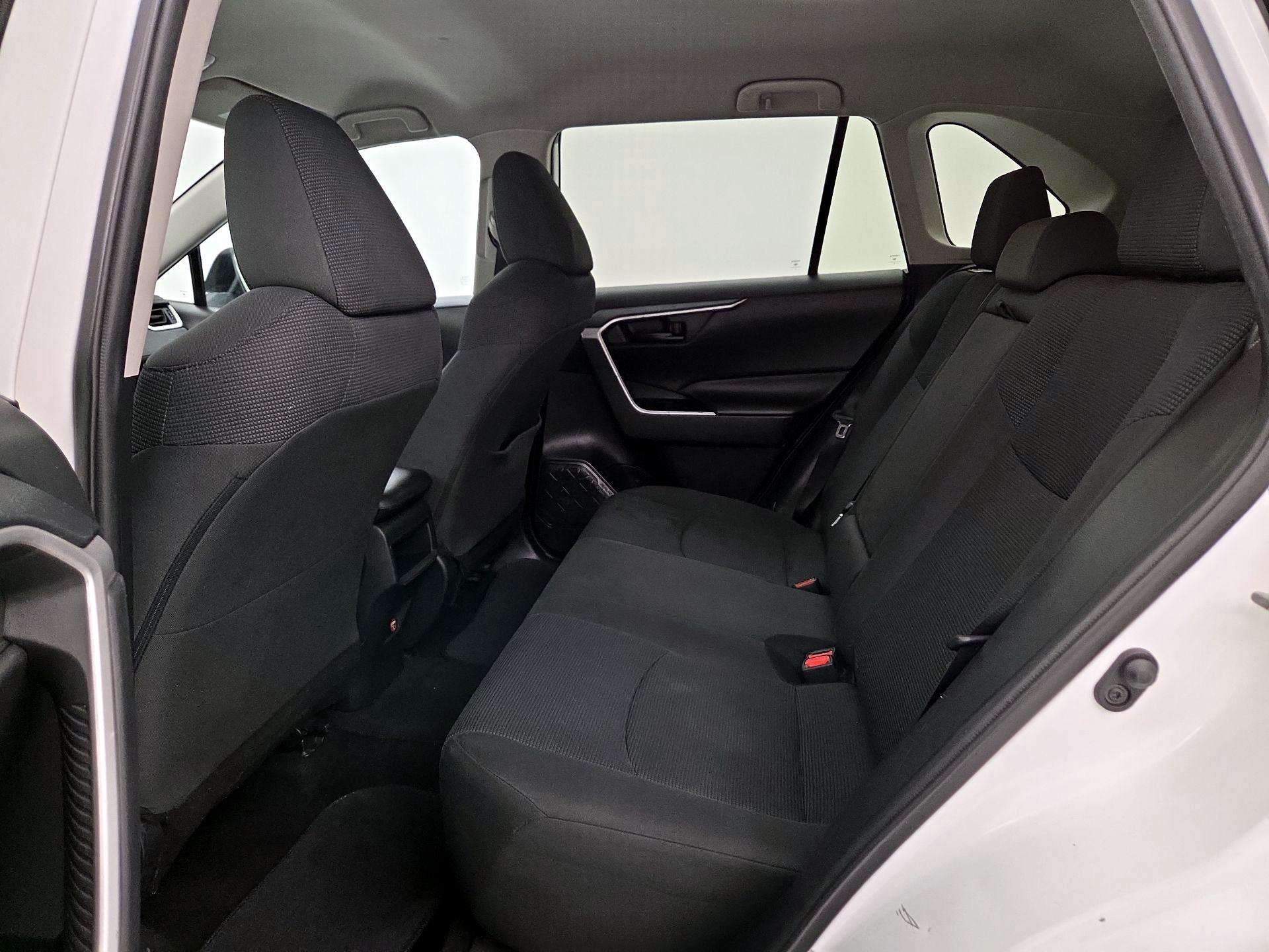 Thumbnail: 2020 Toyota RAV4 - 19