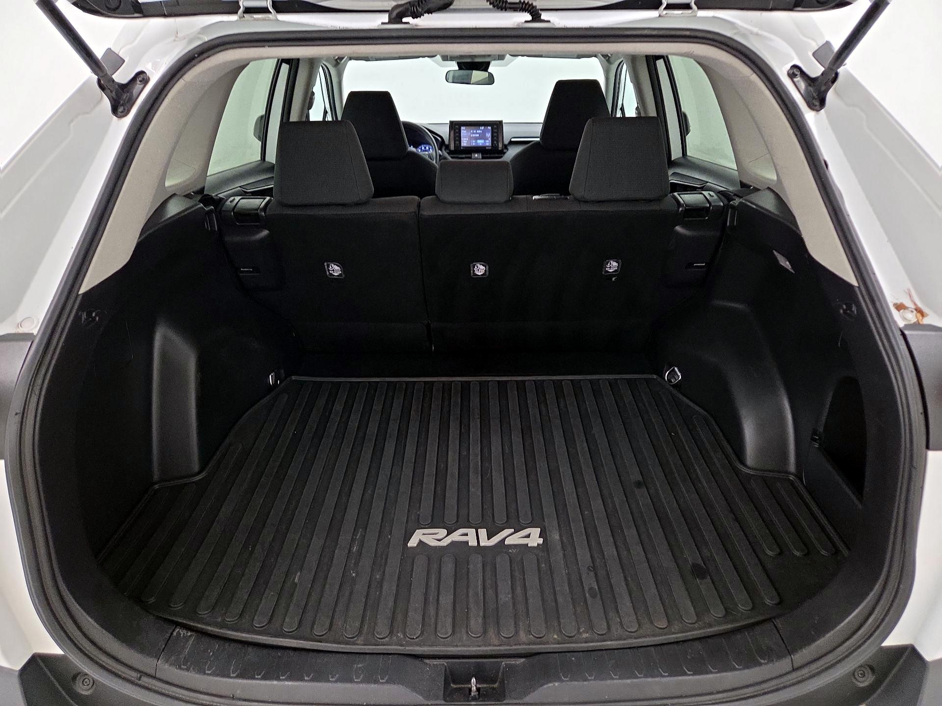 Thumbnail: 2020 Toyota RAV4 - 20