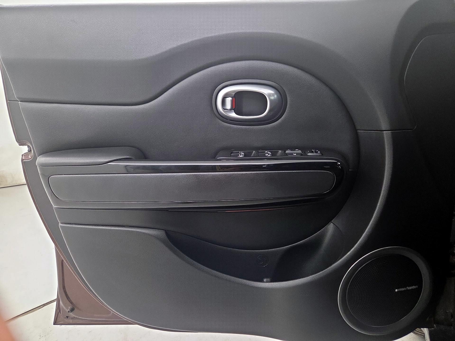 Thumbnail: 2017 Kia Soul - 12