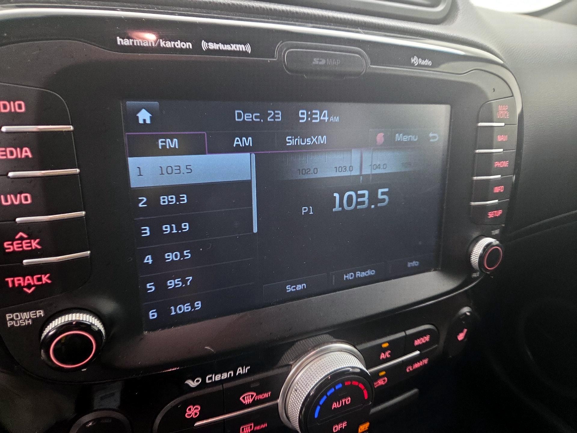 Thumbnail: 2017 Kia Soul - 16