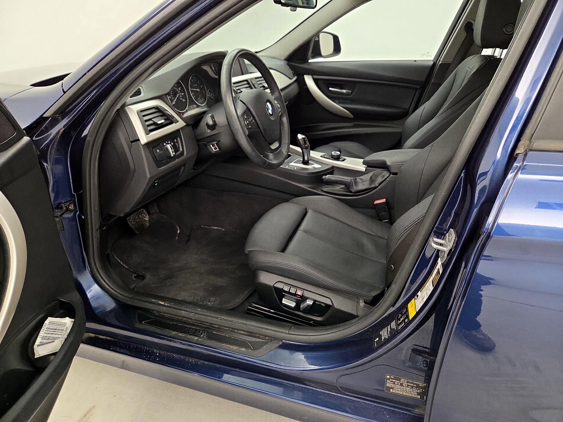 Thumbnail: 2018 BMW 3 Series - 11