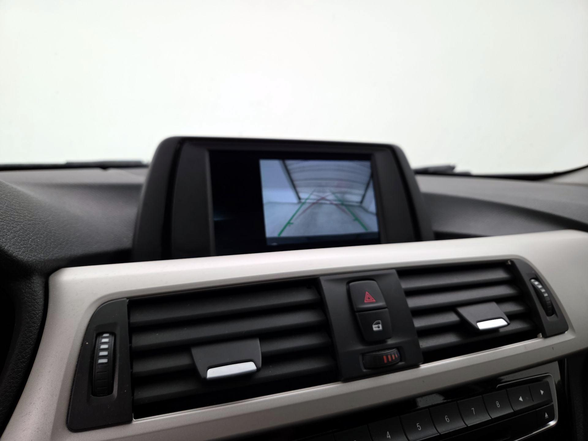 Thumbnail: 2018 BMW 3 Series - 14