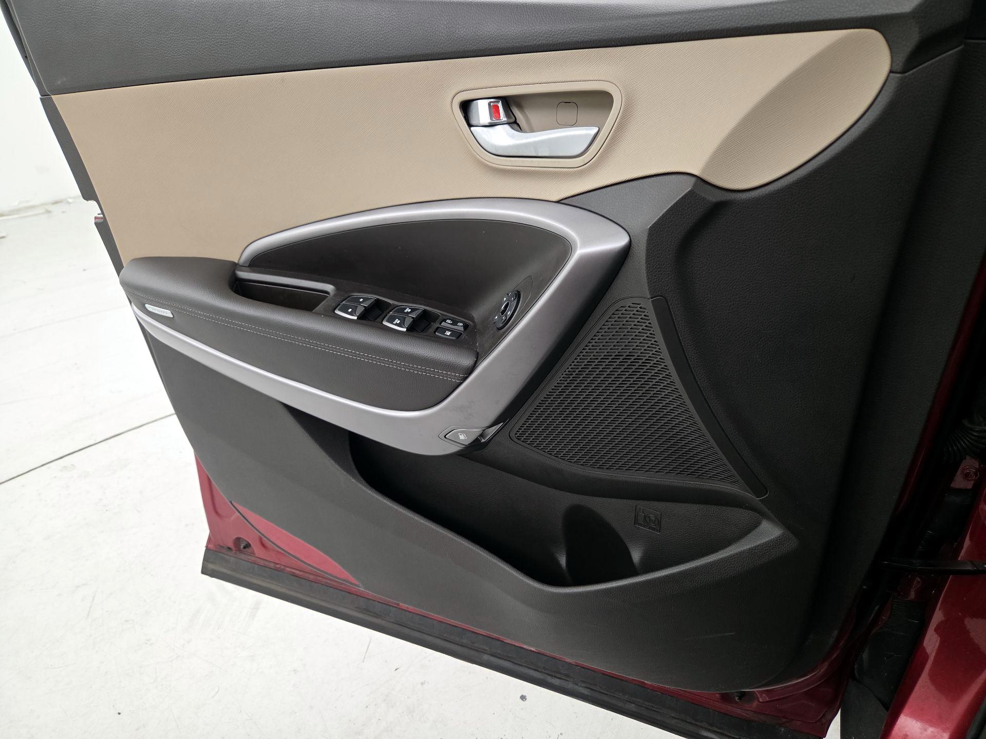 Thumbnail: 2015 Hyundai Santa Fe - 12