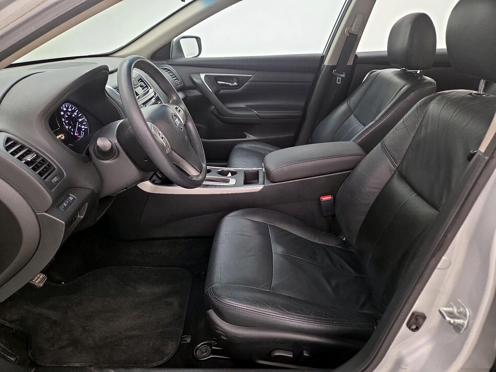 Thumbnail: 2015 Nissan Altima - 11