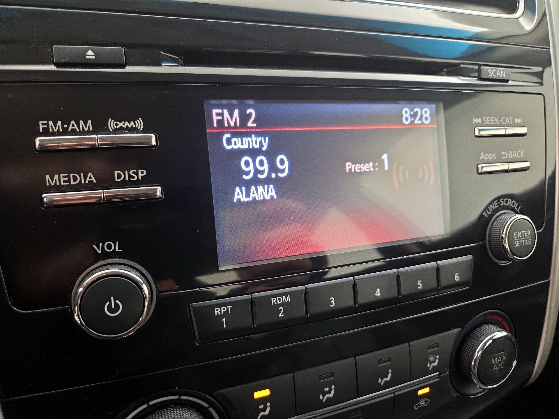 Thumbnail: 2015 Nissan Altima - 15