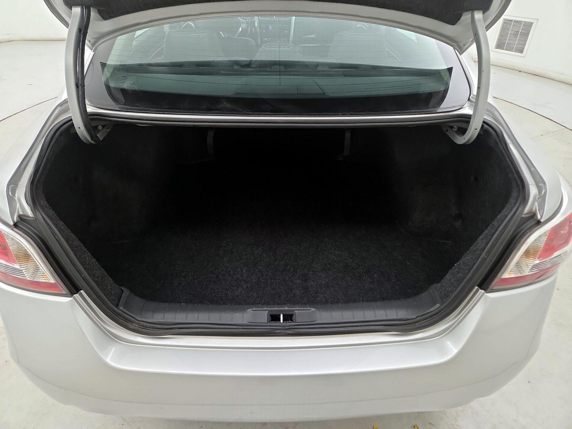 Thumbnail: 2015 Nissan Altima - 20