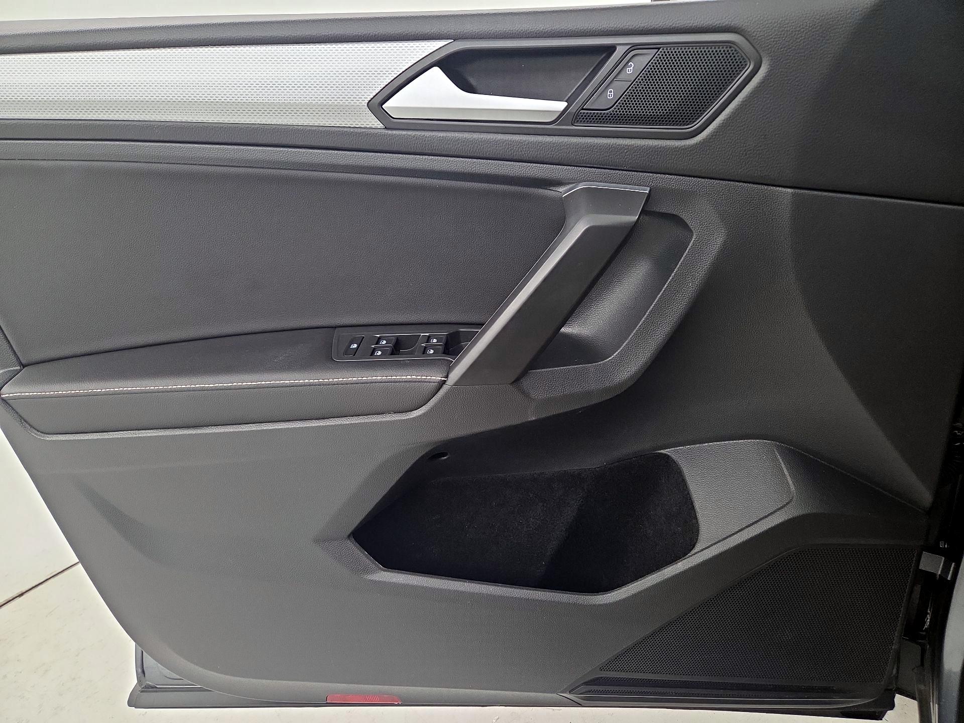 Thumbnail: 2022 Volkswagen Tiguan - 12