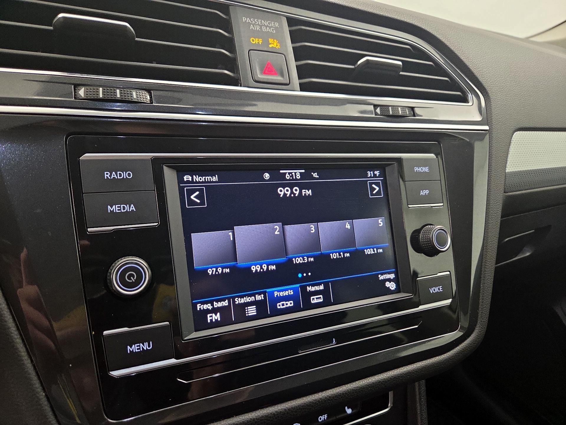 Thumbnail: 2022 Volkswagen Tiguan - 15