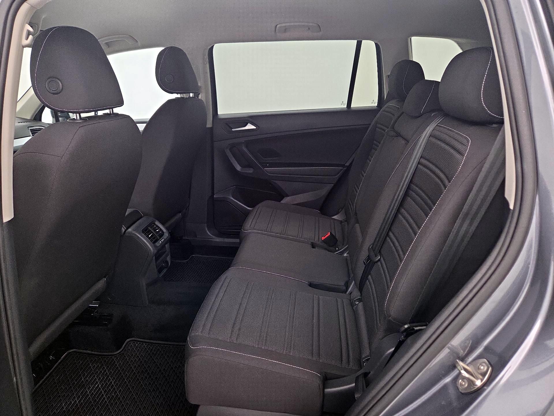 Thumbnail: 2022 Volkswagen Tiguan - 19