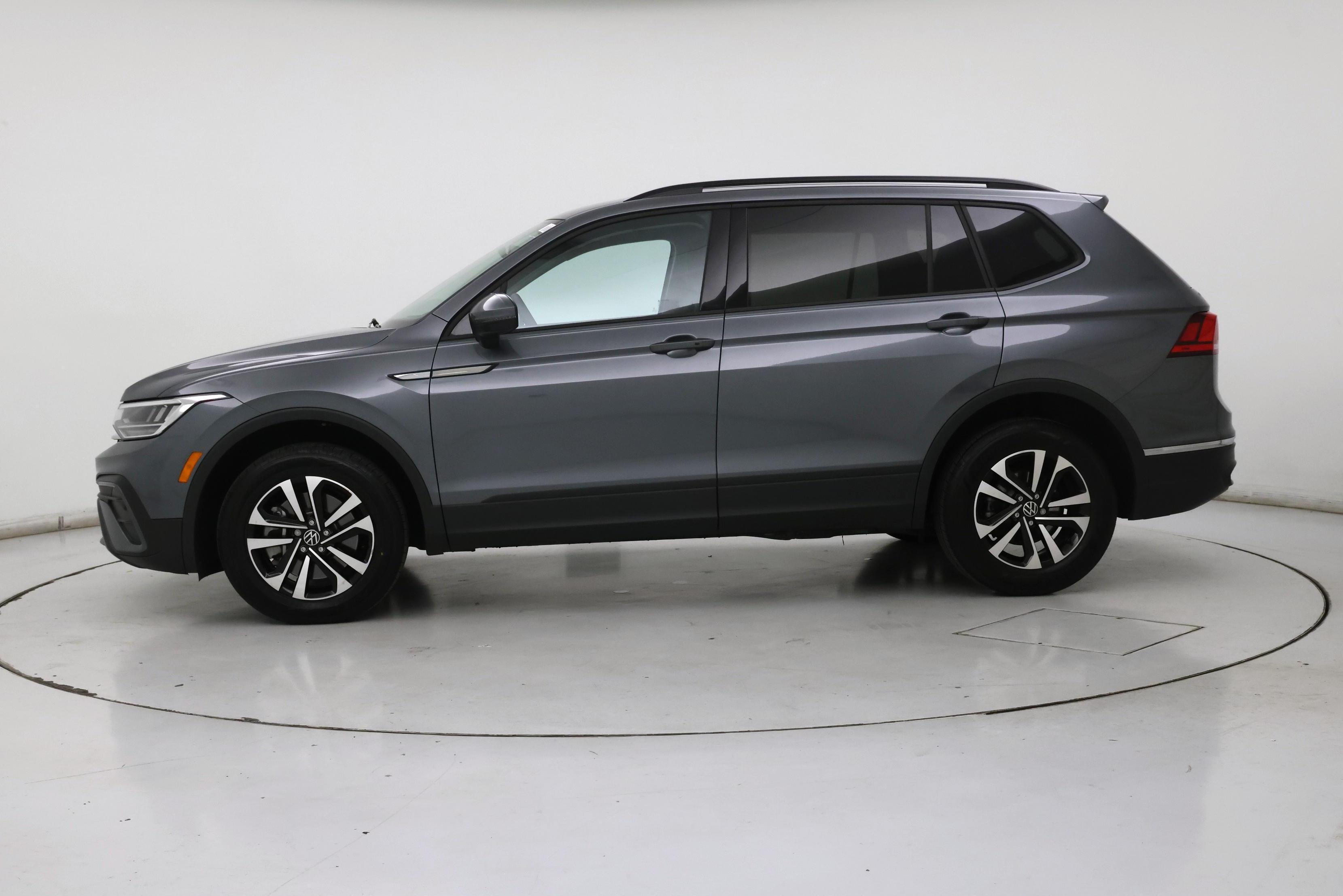 Thumbnail: 2022 Volkswagen Tiguan - 3