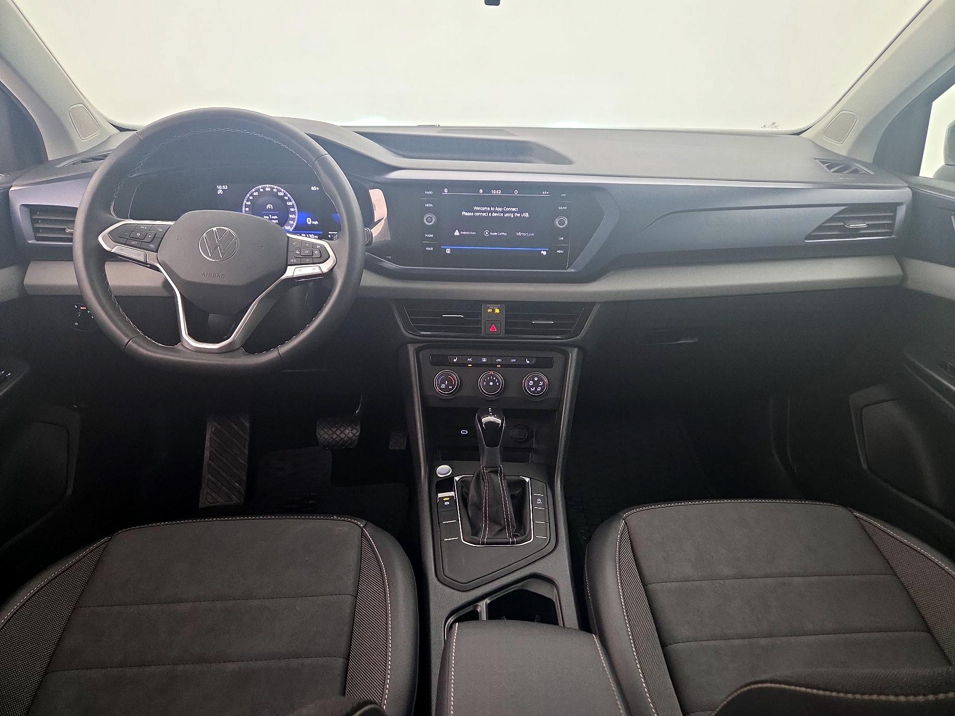 Thumbnail: 2022 Volkswagen Taos - 9