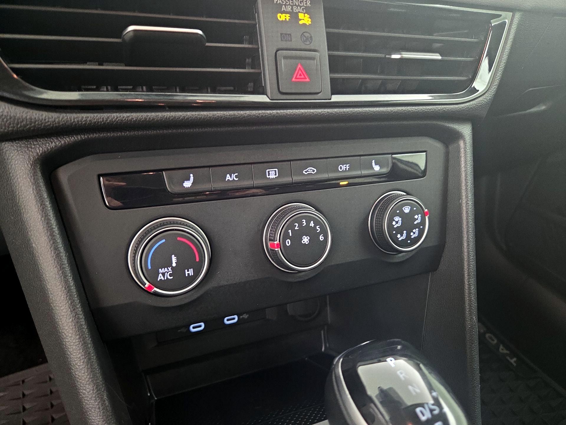 Thumbnail: 2022 Volkswagen Taos - 16