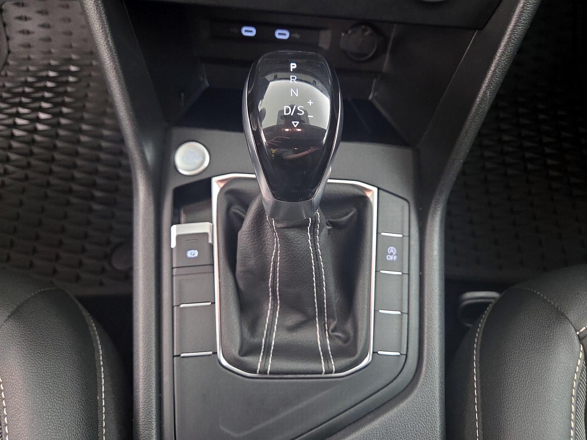 Thumbnail: 2022 Volkswagen Taos - 17