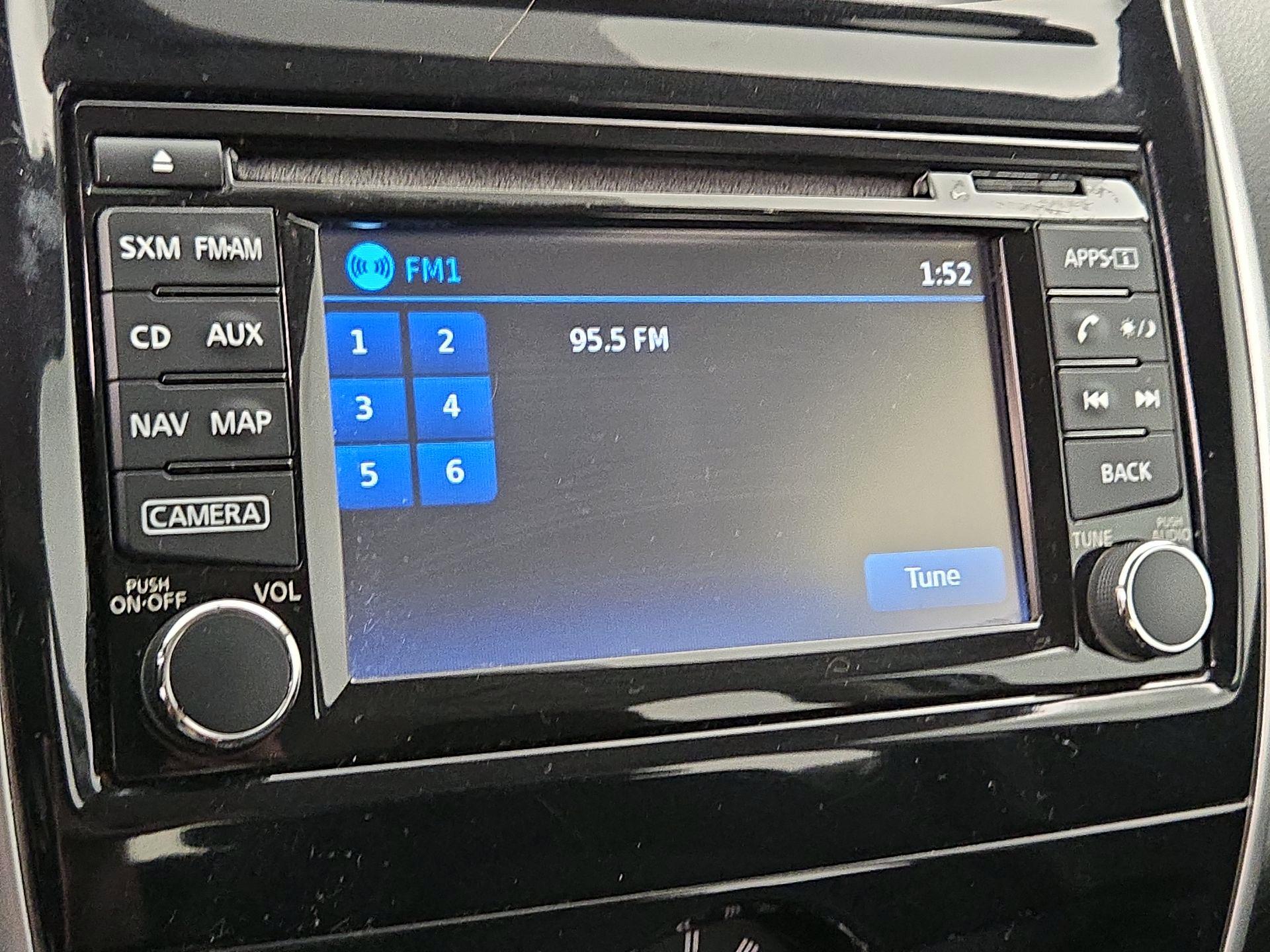 Thumbnail: 2017 Nissan Versa Note - 16