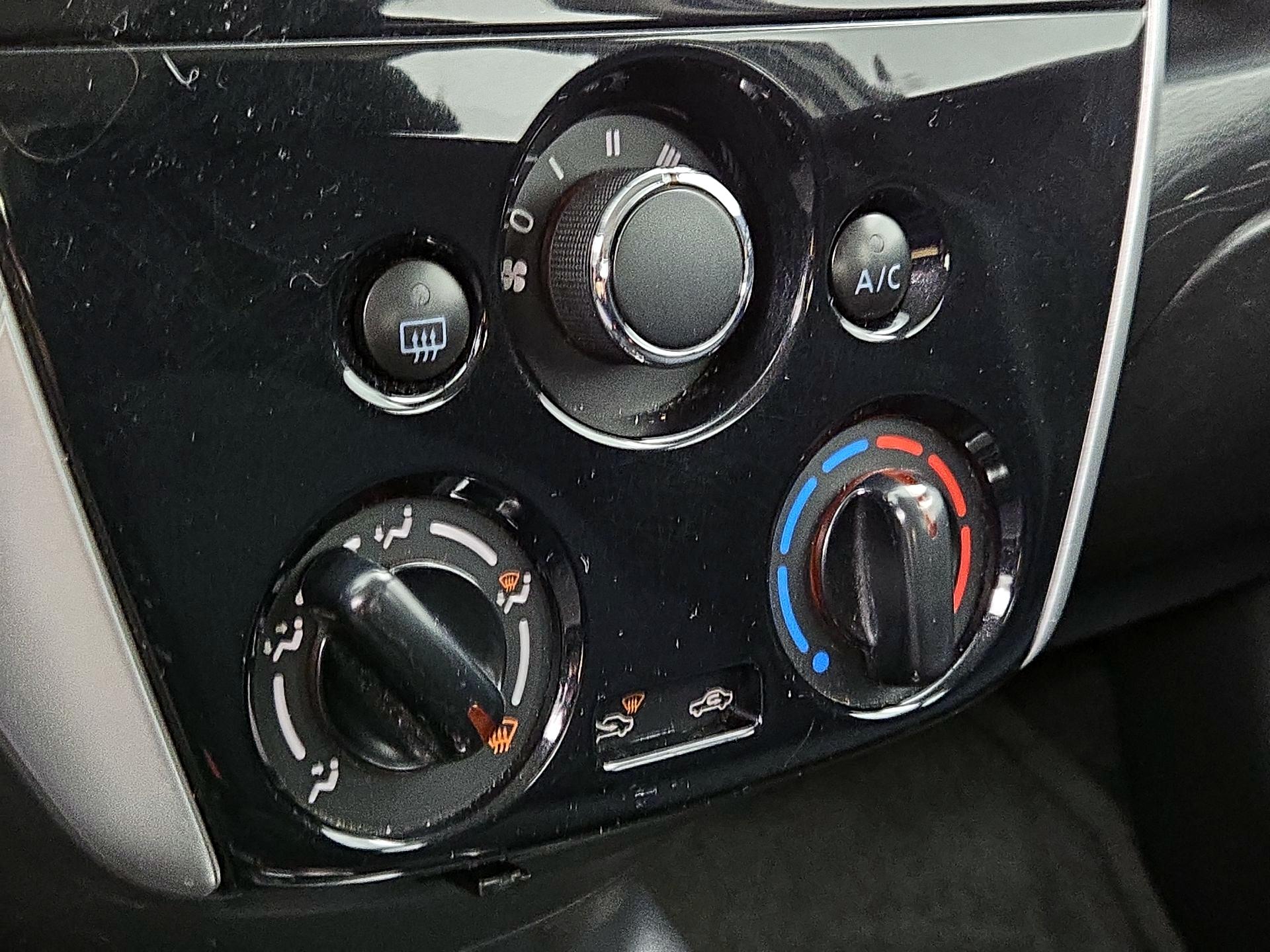 Thumbnail: 2017 Nissan Versa Note - 17