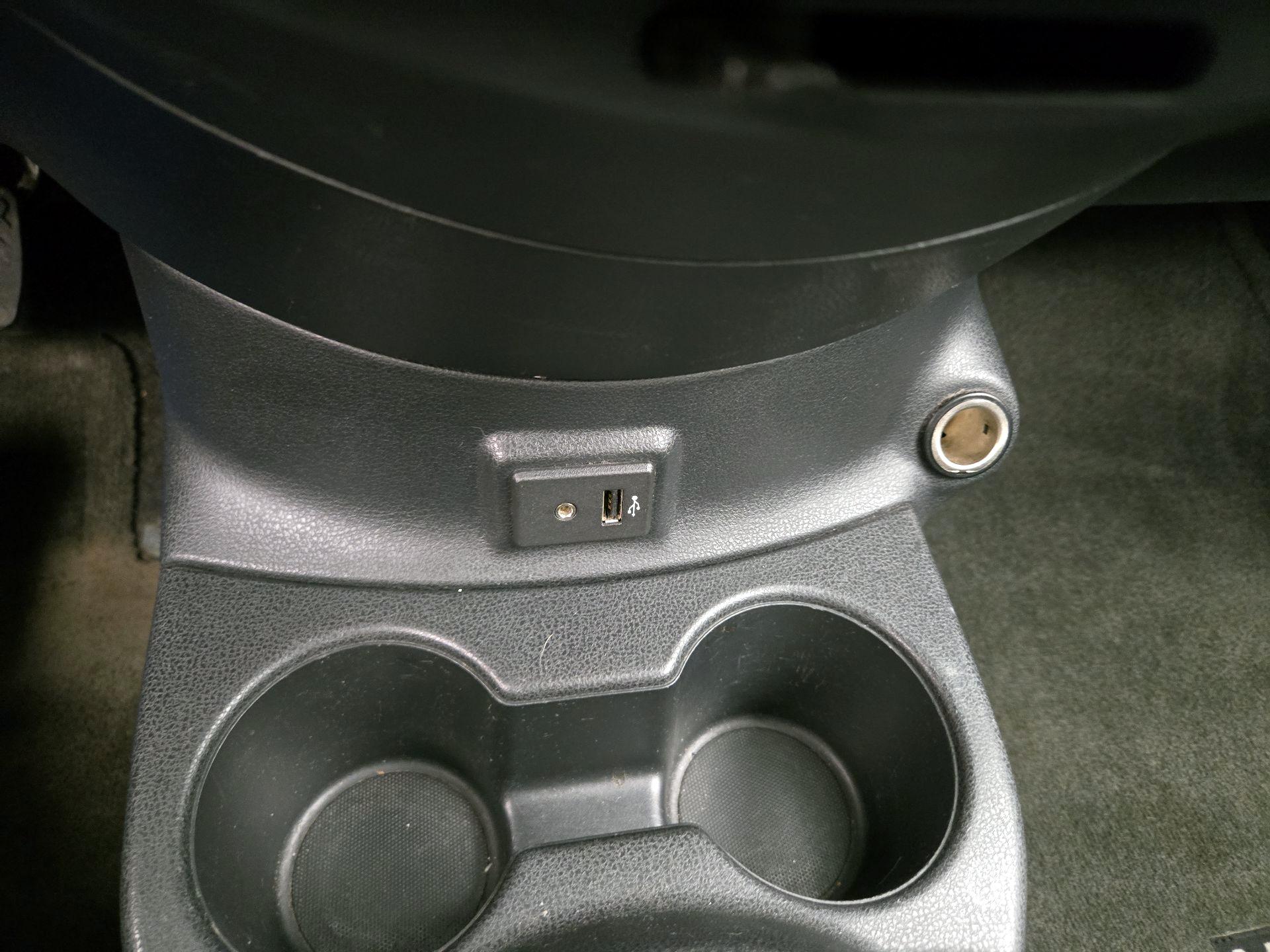 Thumbnail: 2017 Nissan Versa Note - 19