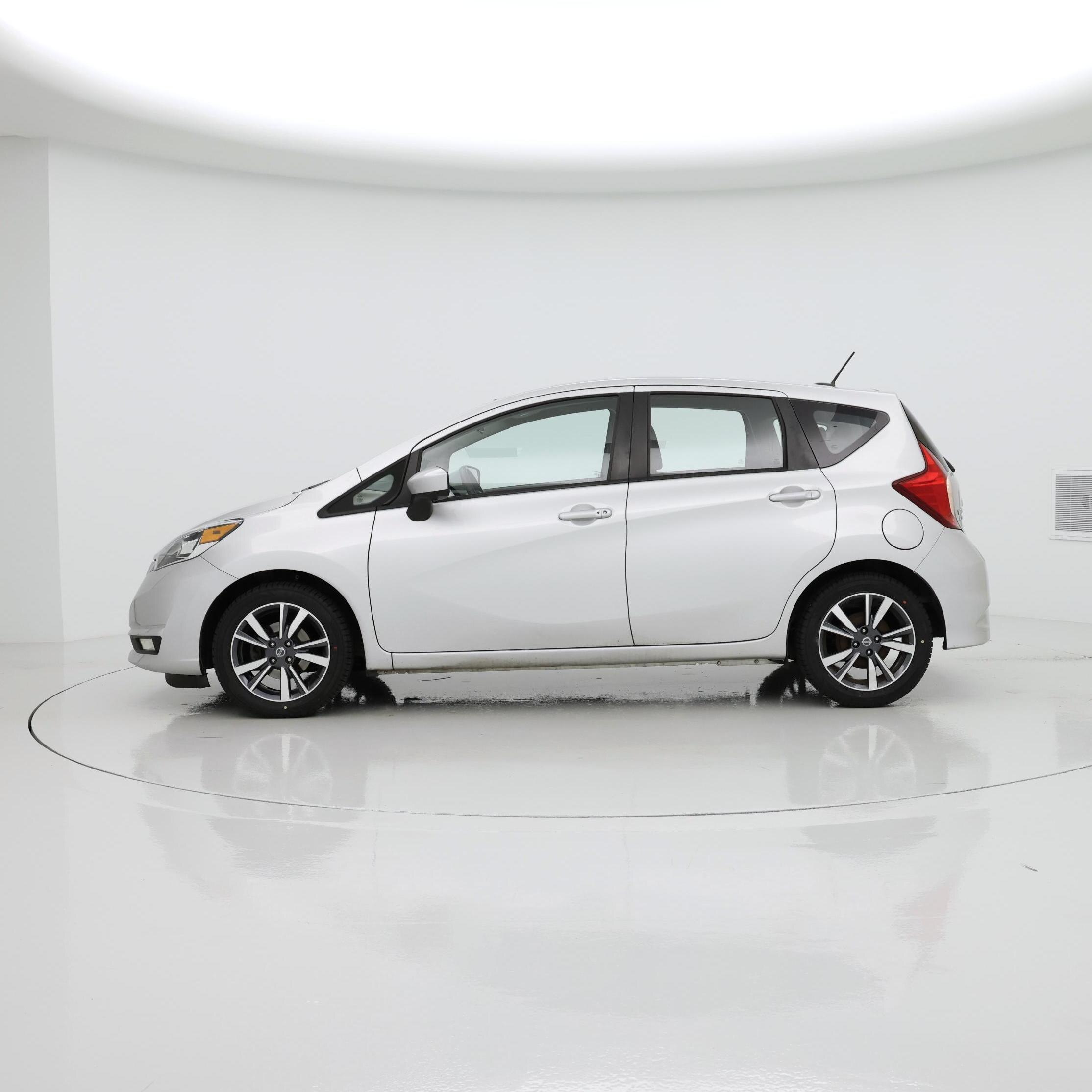 Thumbnail: 2017 Nissan Versa Note - 3