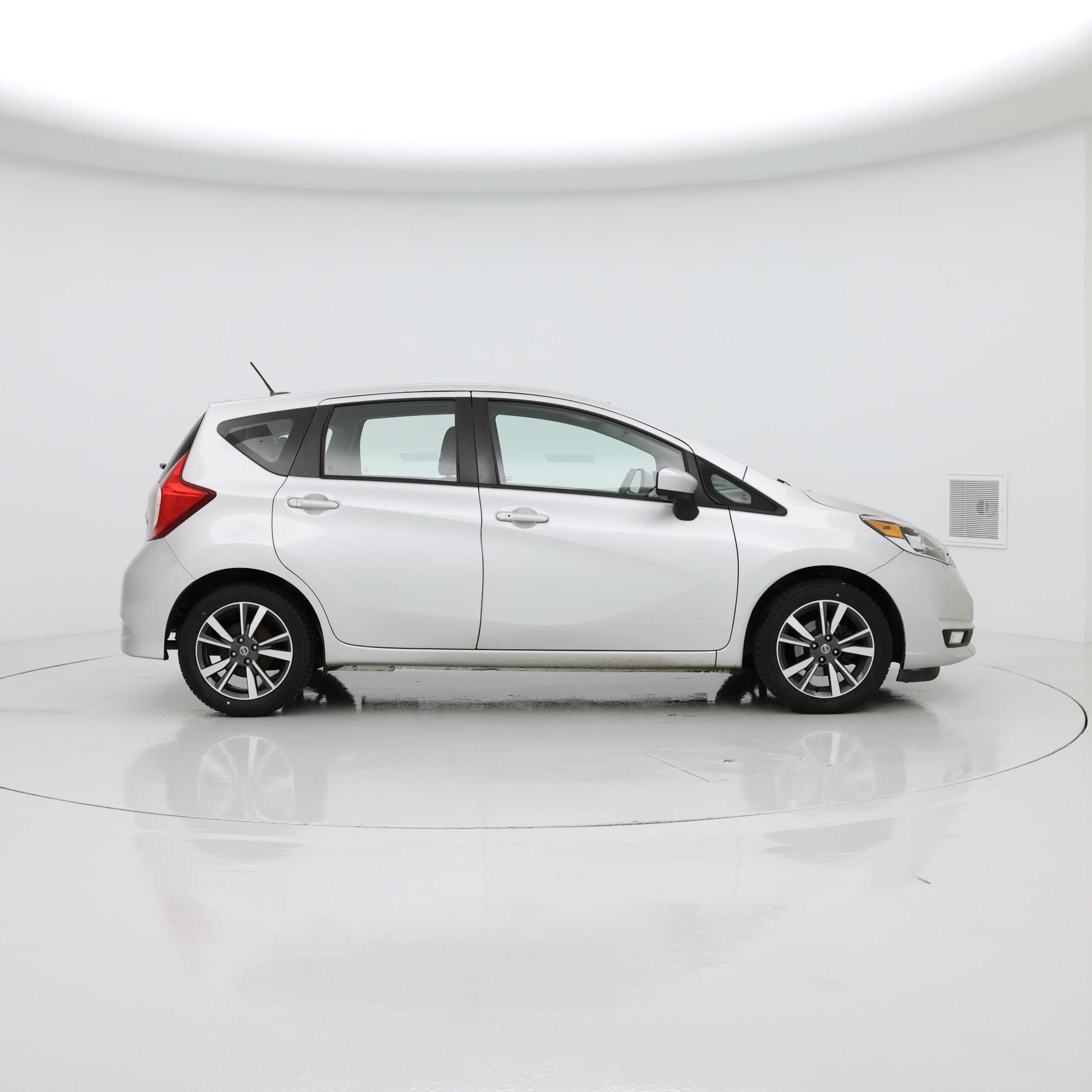 Thumbnail: 2017 Nissan Versa Note - 7