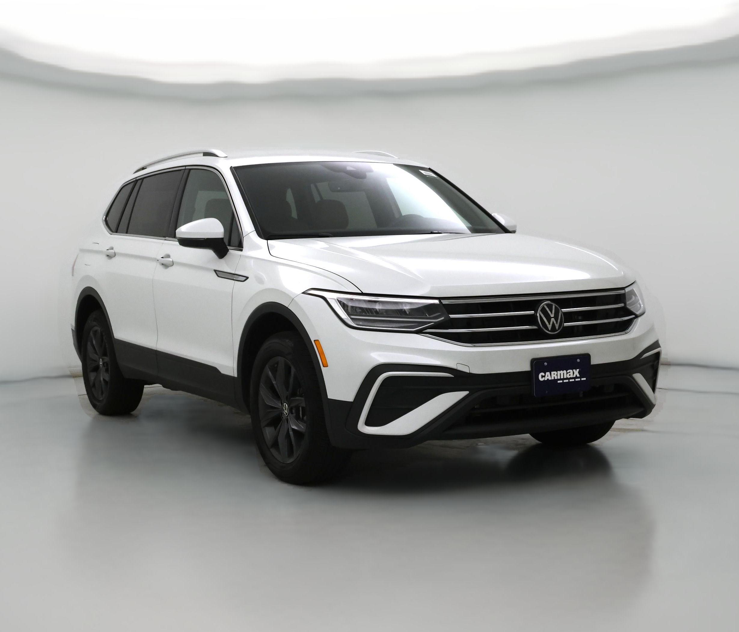 Thumbnail: 2023 Volkswagen Tiguan - 1