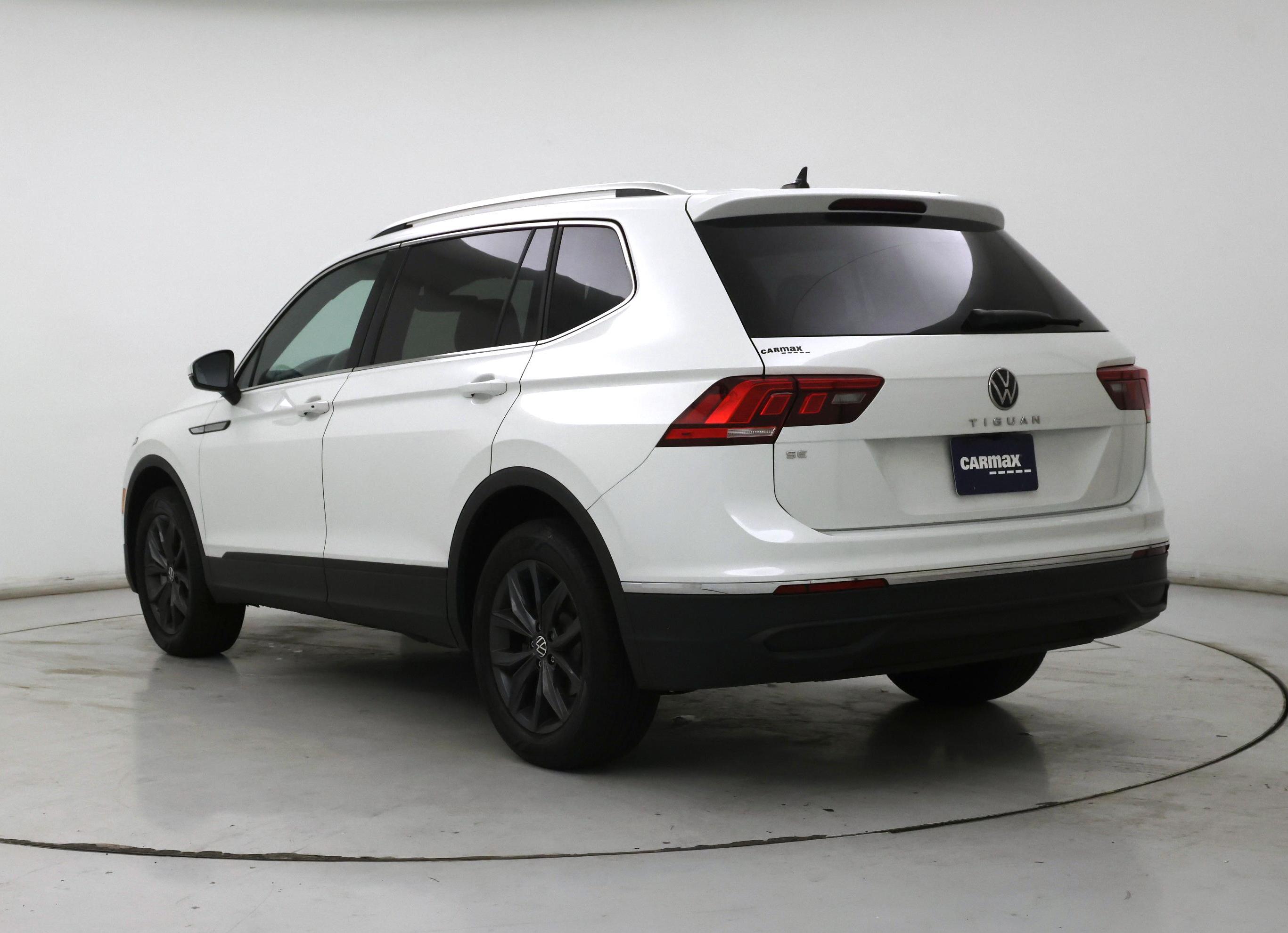 Thumbnail: 2023 Volkswagen Tiguan - 2