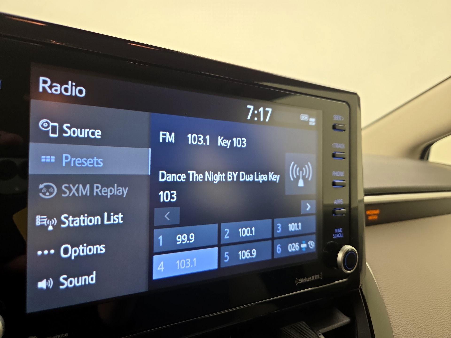 Thumbnail: 2022 Toyota Corolla - 15