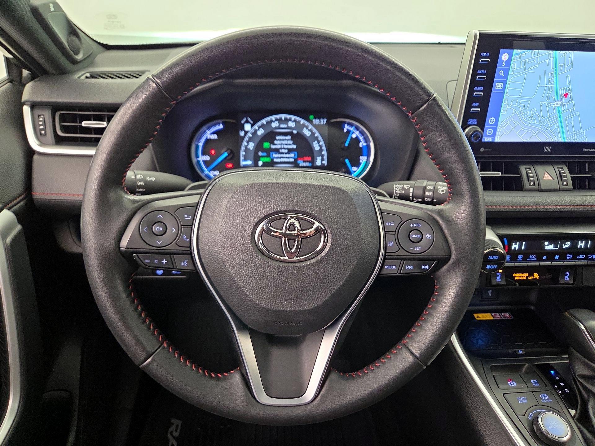 Thumbnail: 2022 Toyota RAV4 - 10