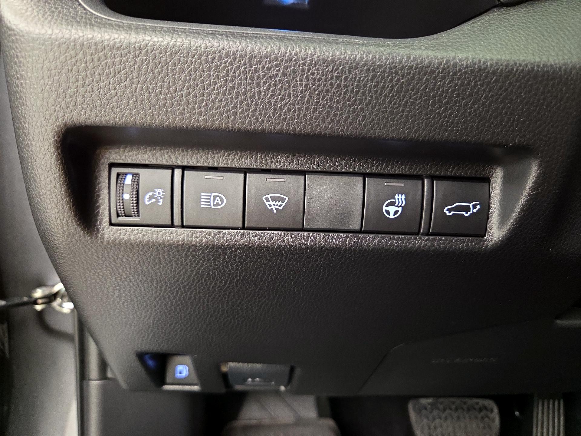 Thumbnail: 2022 Toyota RAV4 - 13