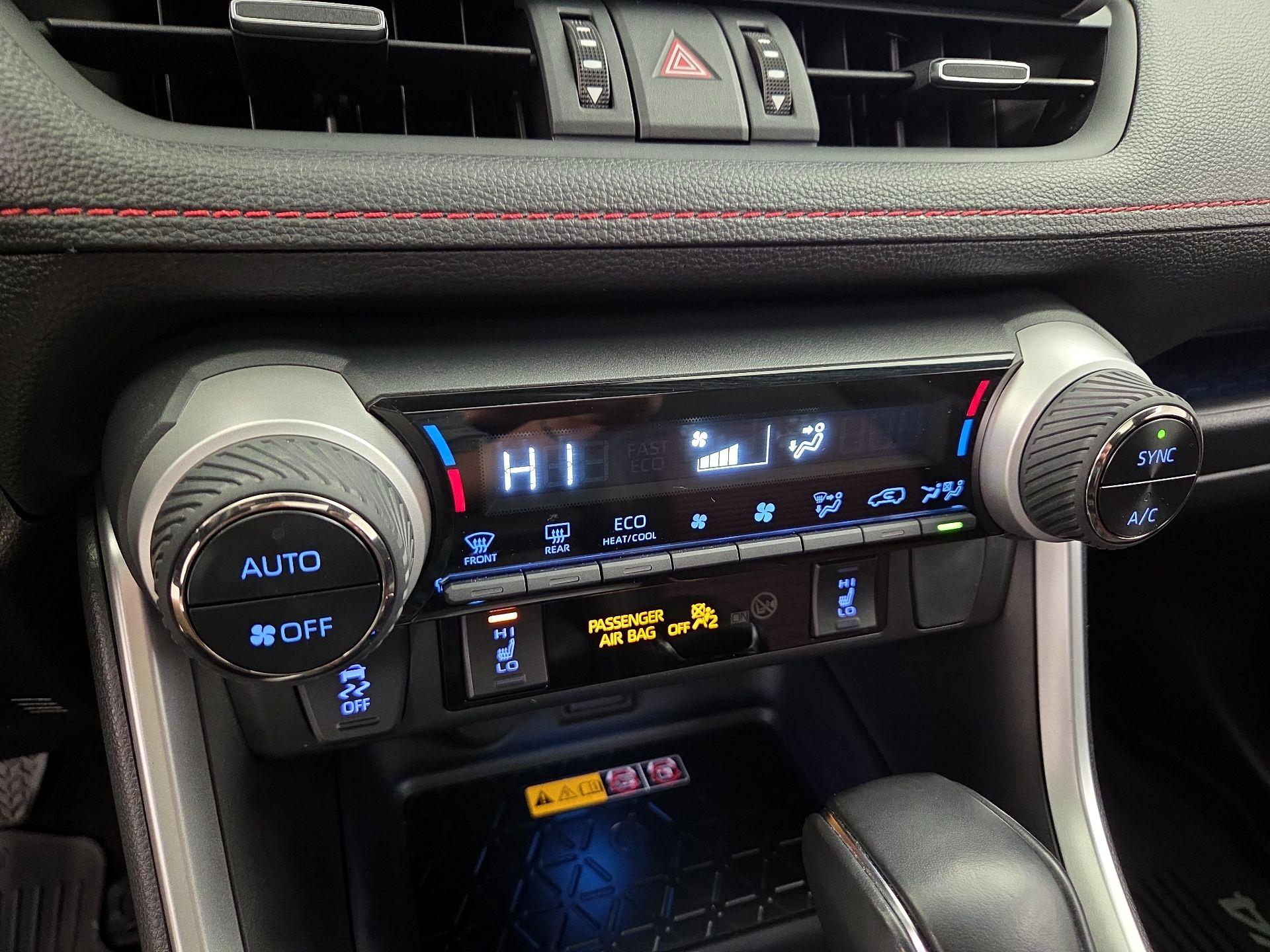 Thumbnail: 2022 Toyota RAV4 - 17