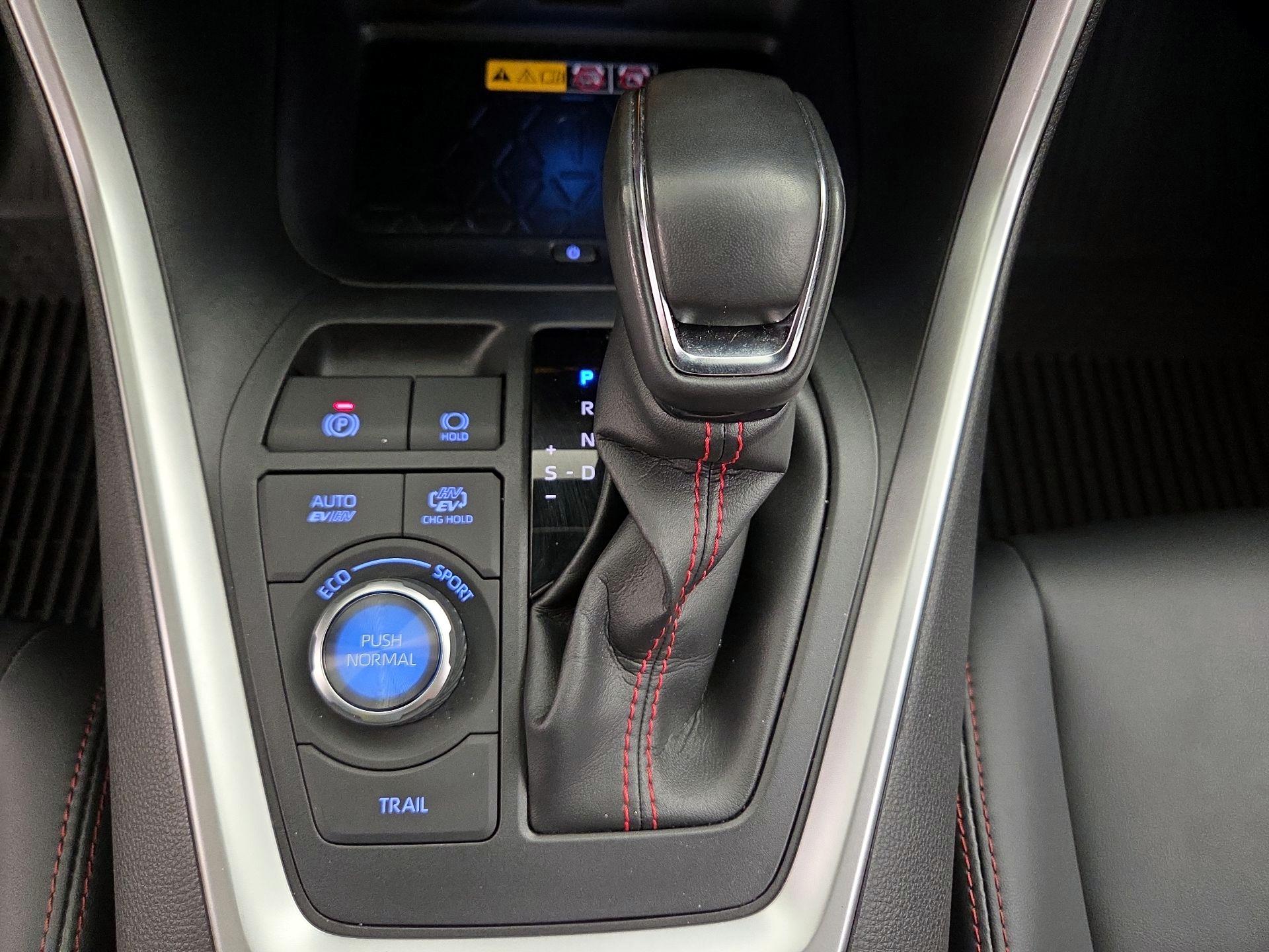 Thumbnail: 2022 Toyota RAV4 - 18