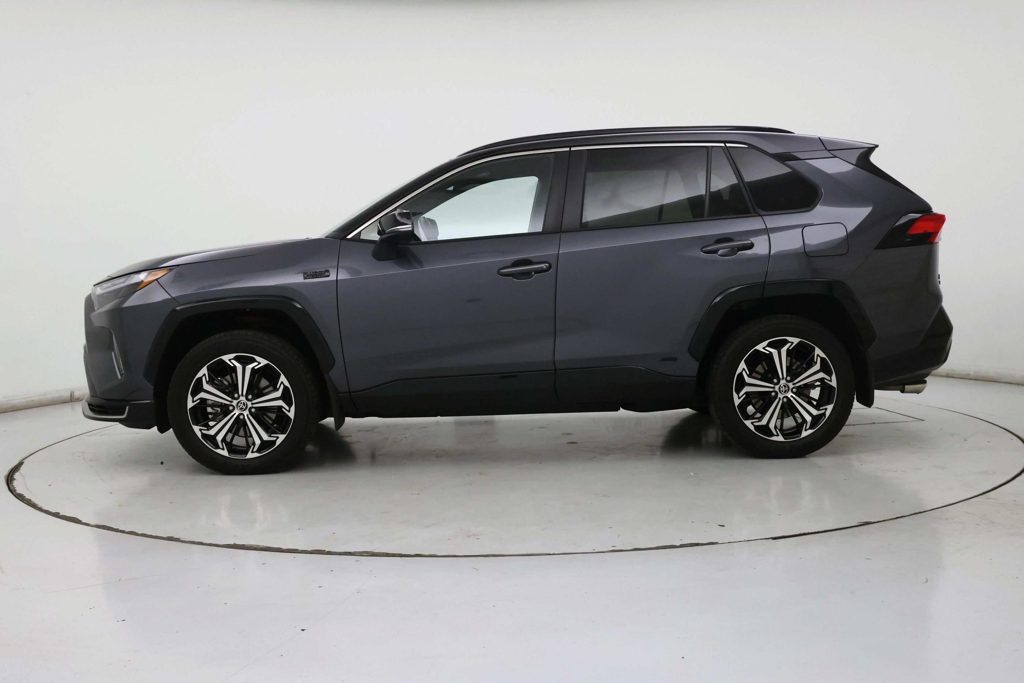 Thumbnail: 2022 Toyota RAV4 - 3