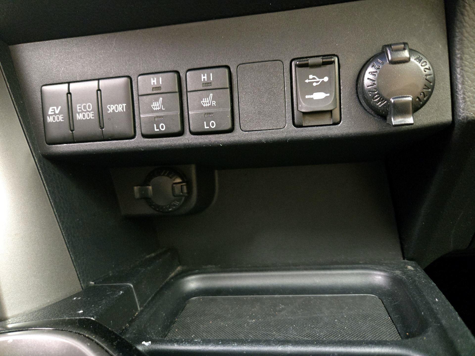 Thumbnail: 2017 Toyota RAV4 - 19