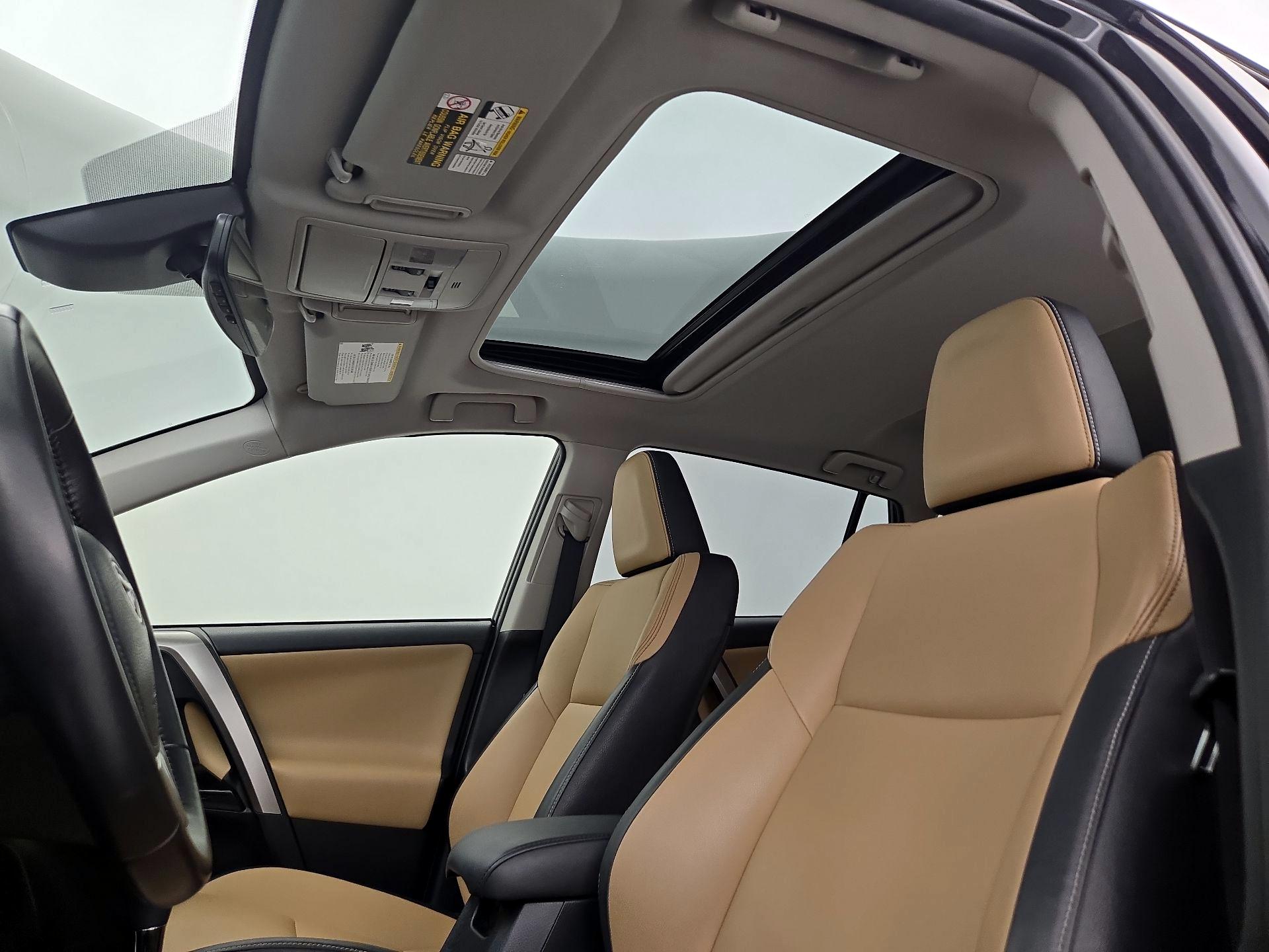 Thumbnail: 2017 Toyota RAV4 - 20