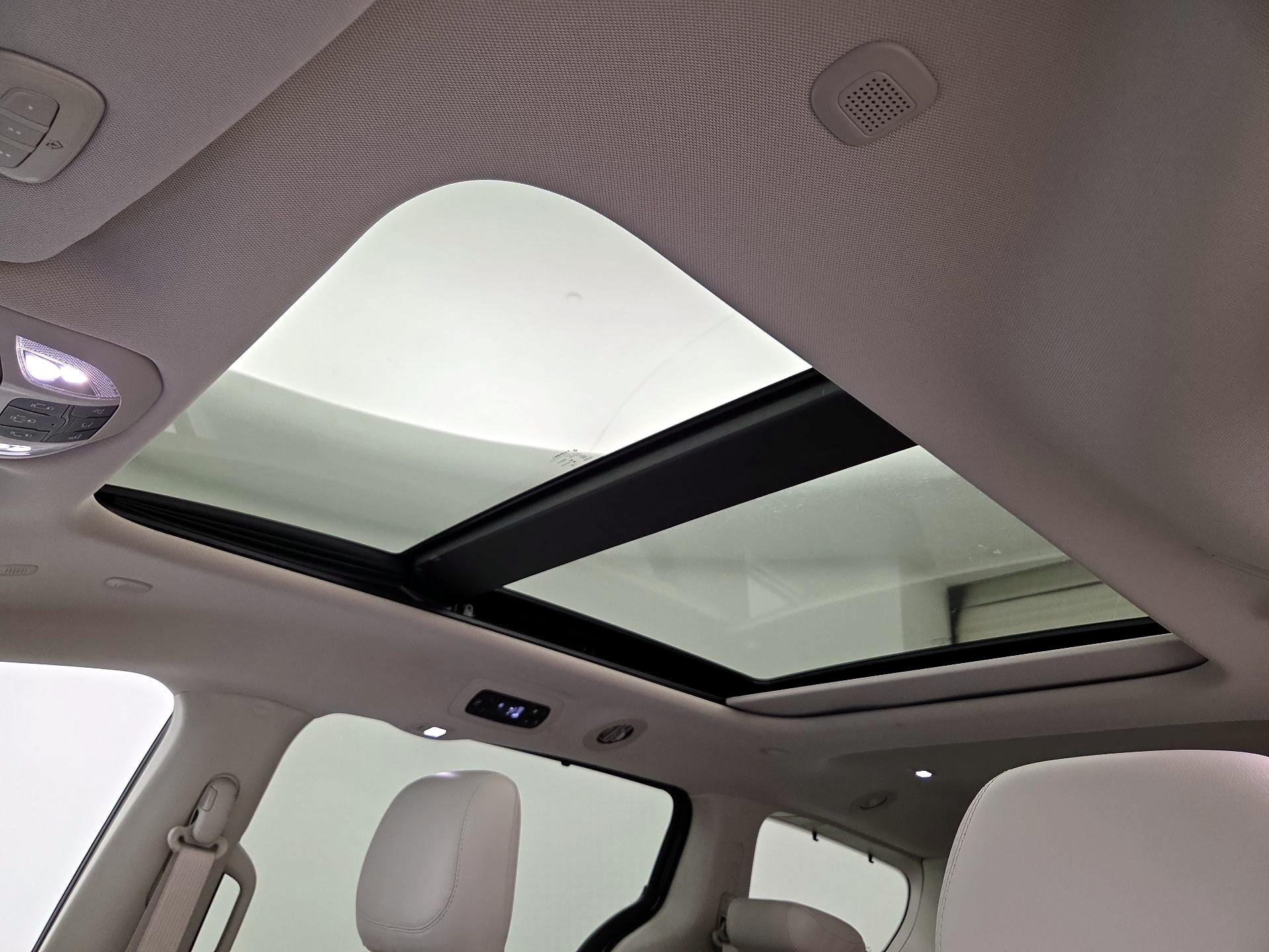 Thumbnail: 2021 Chrysler Pacifica - 20