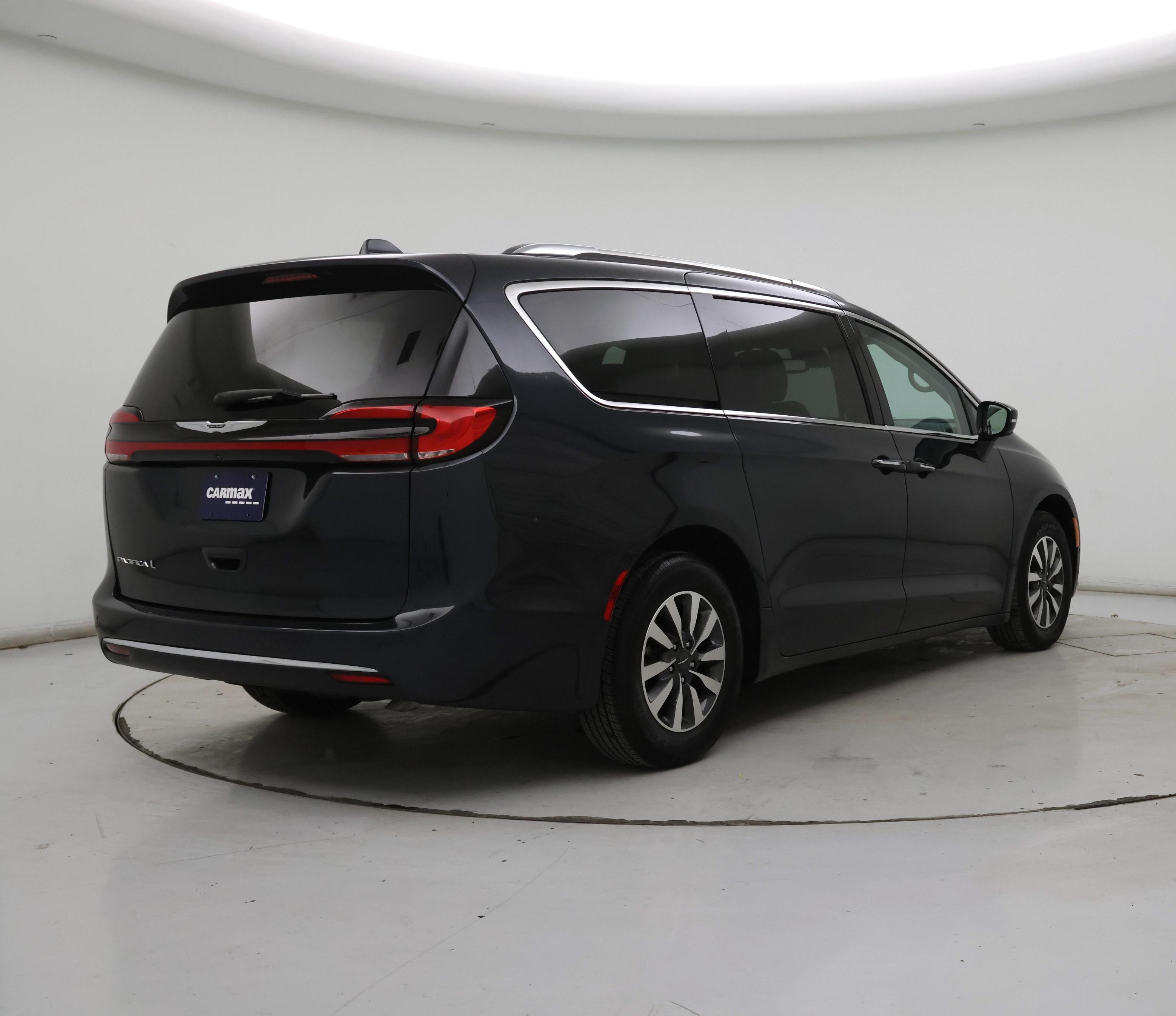 Thumbnail: 2021 Chrysler Pacifica - 8