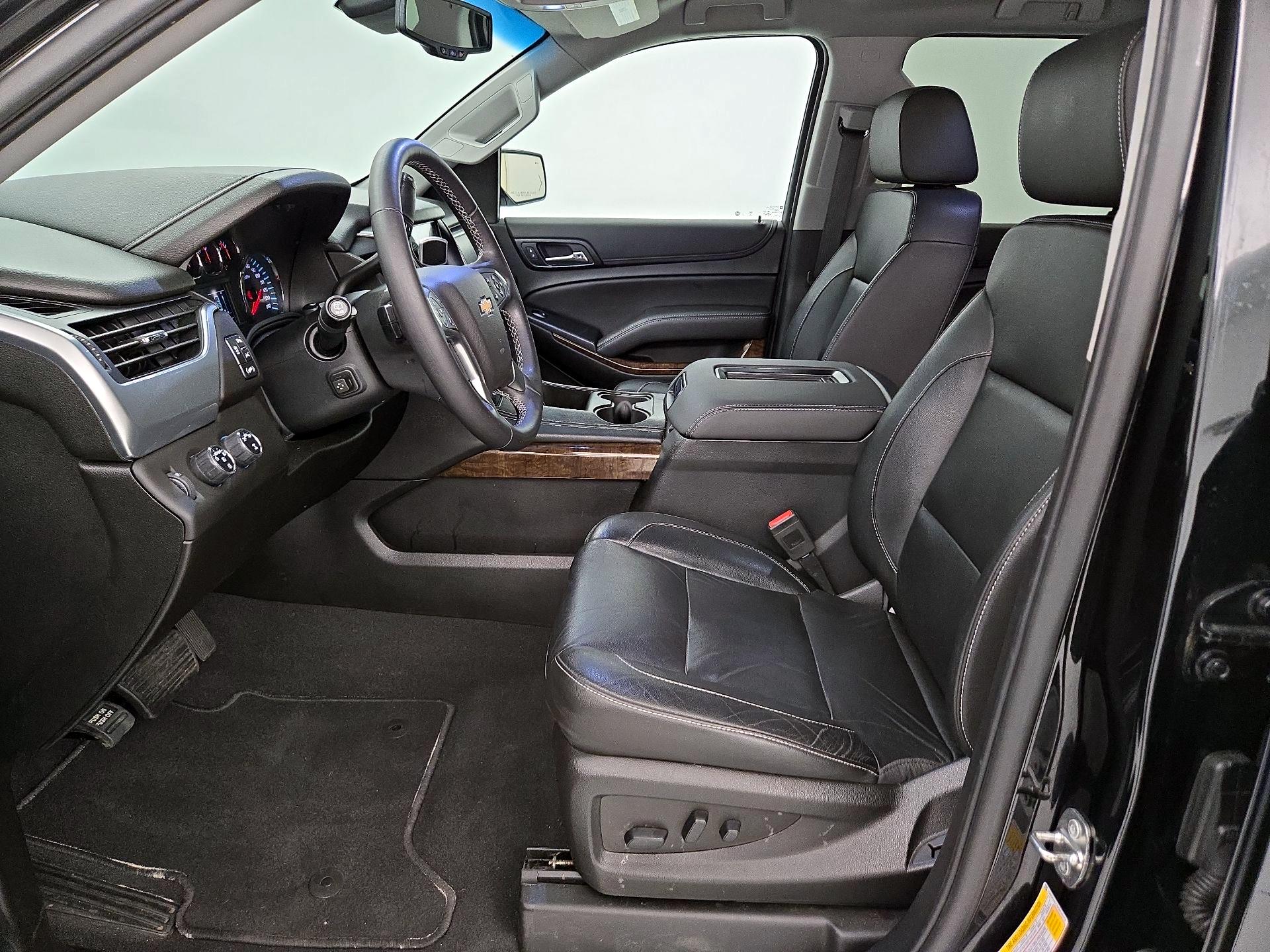 Thumbnail: 2019 Chevrolet Suburban - 11