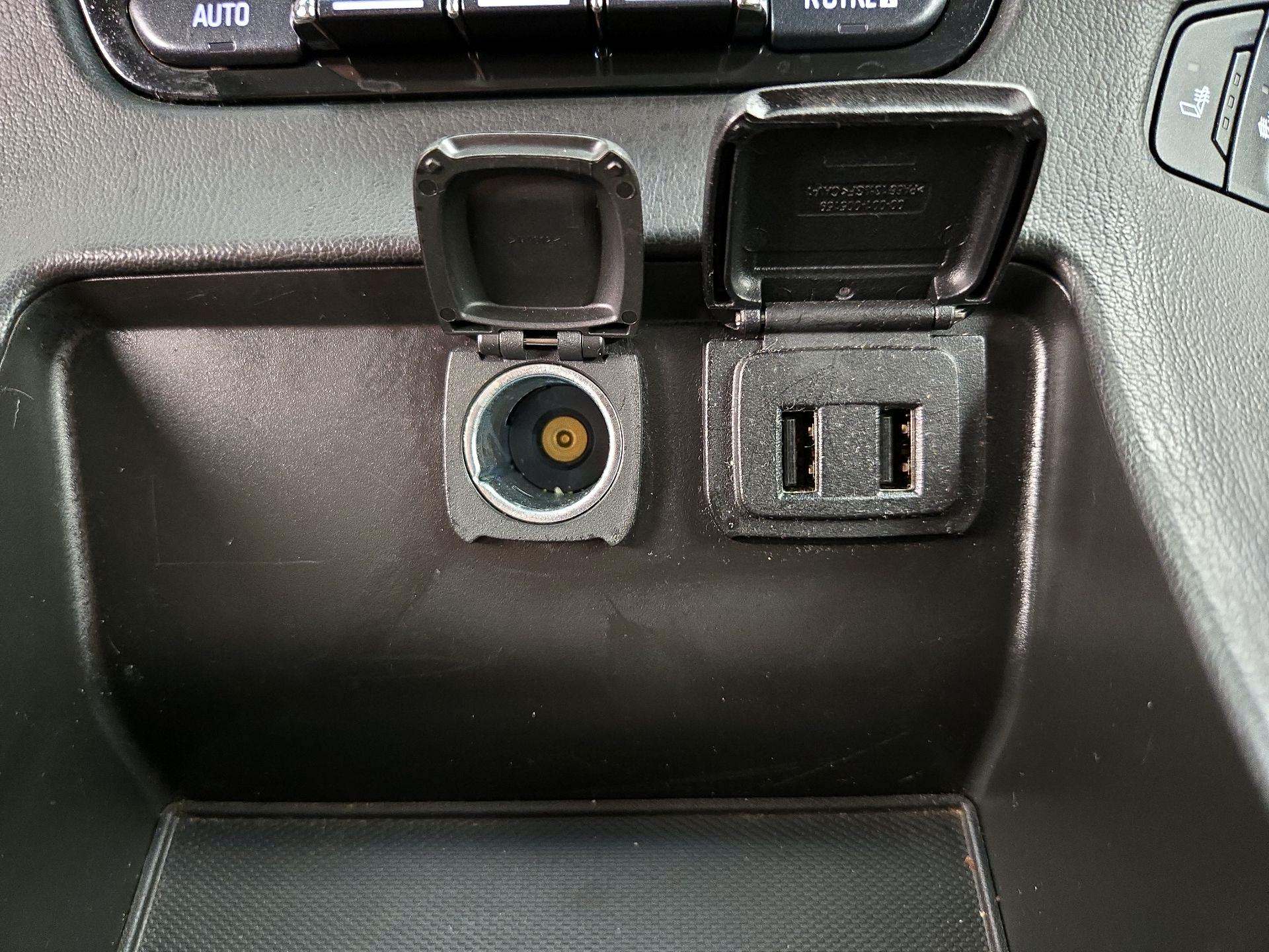 Thumbnail: 2019 Chevrolet Suburban - 19