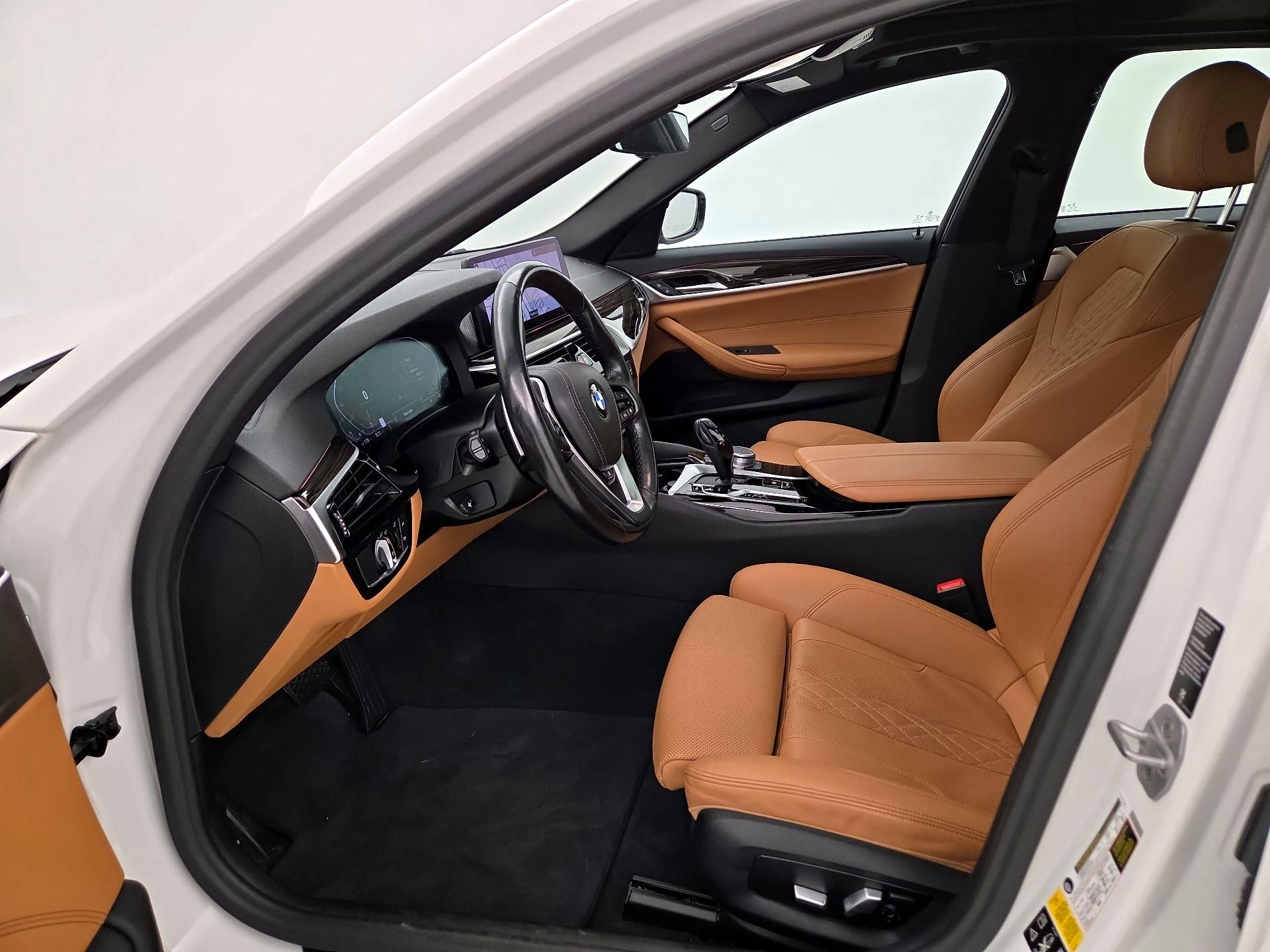 Thumbnail: 2021 BMW 5 Series - 11