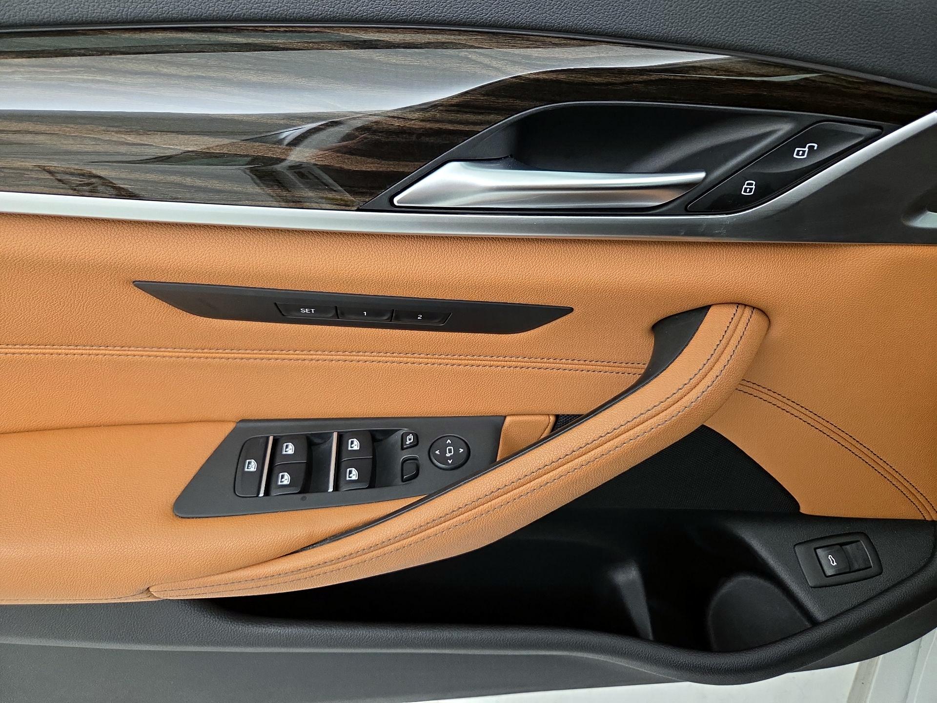 Thumbnail: 2021 BMW 5 Series - 12