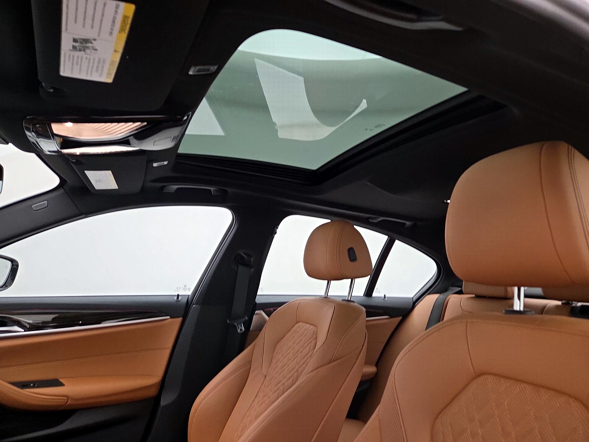 Thumbnail: 2021 BMW 5 Series - 20