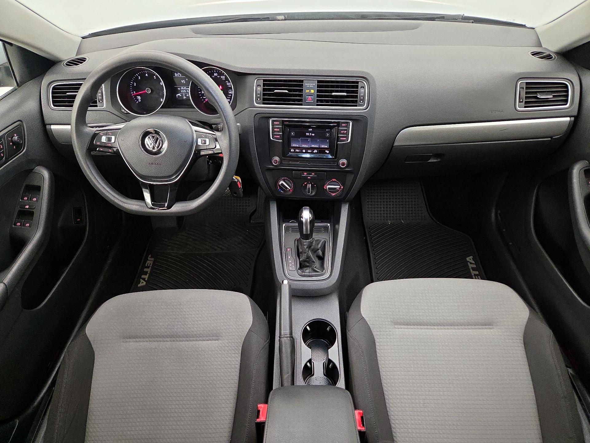 Thumbnail: 2017 Volkswagen Jetta - 9