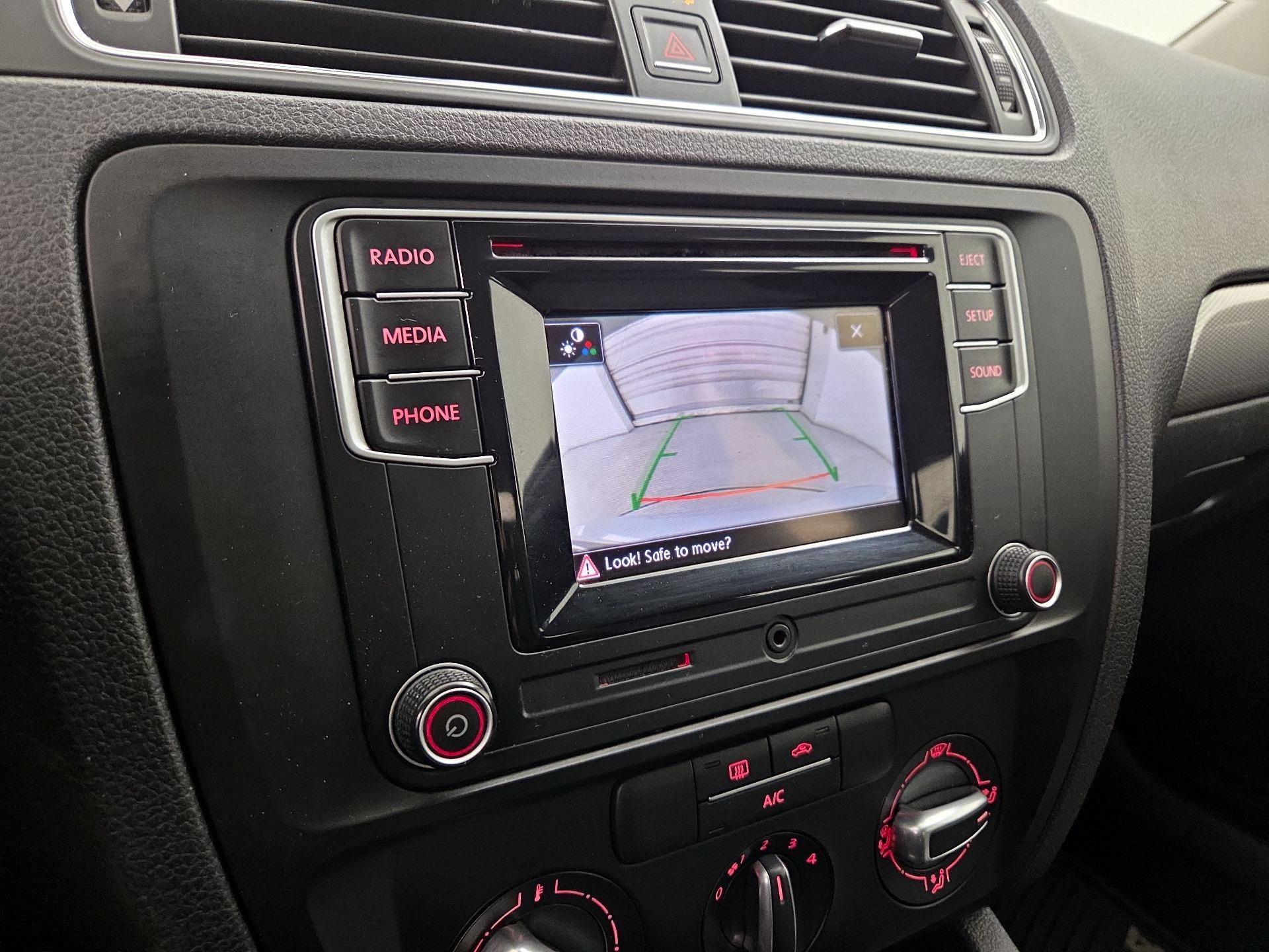 Thumbnail: 2017 Volkswagen Jetta - 14