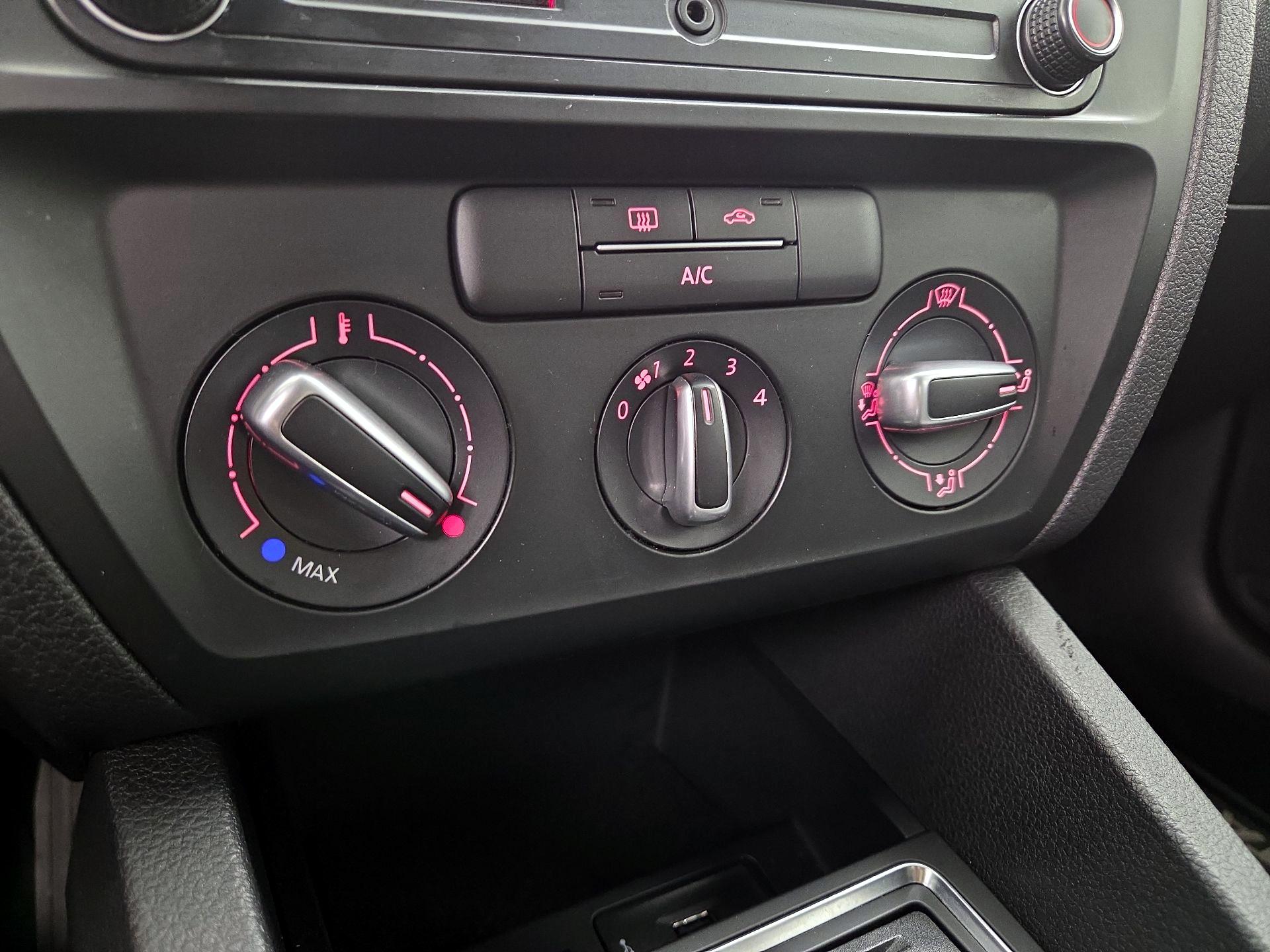 Thumbnail: 2017 Volkswagen Jetta - 16