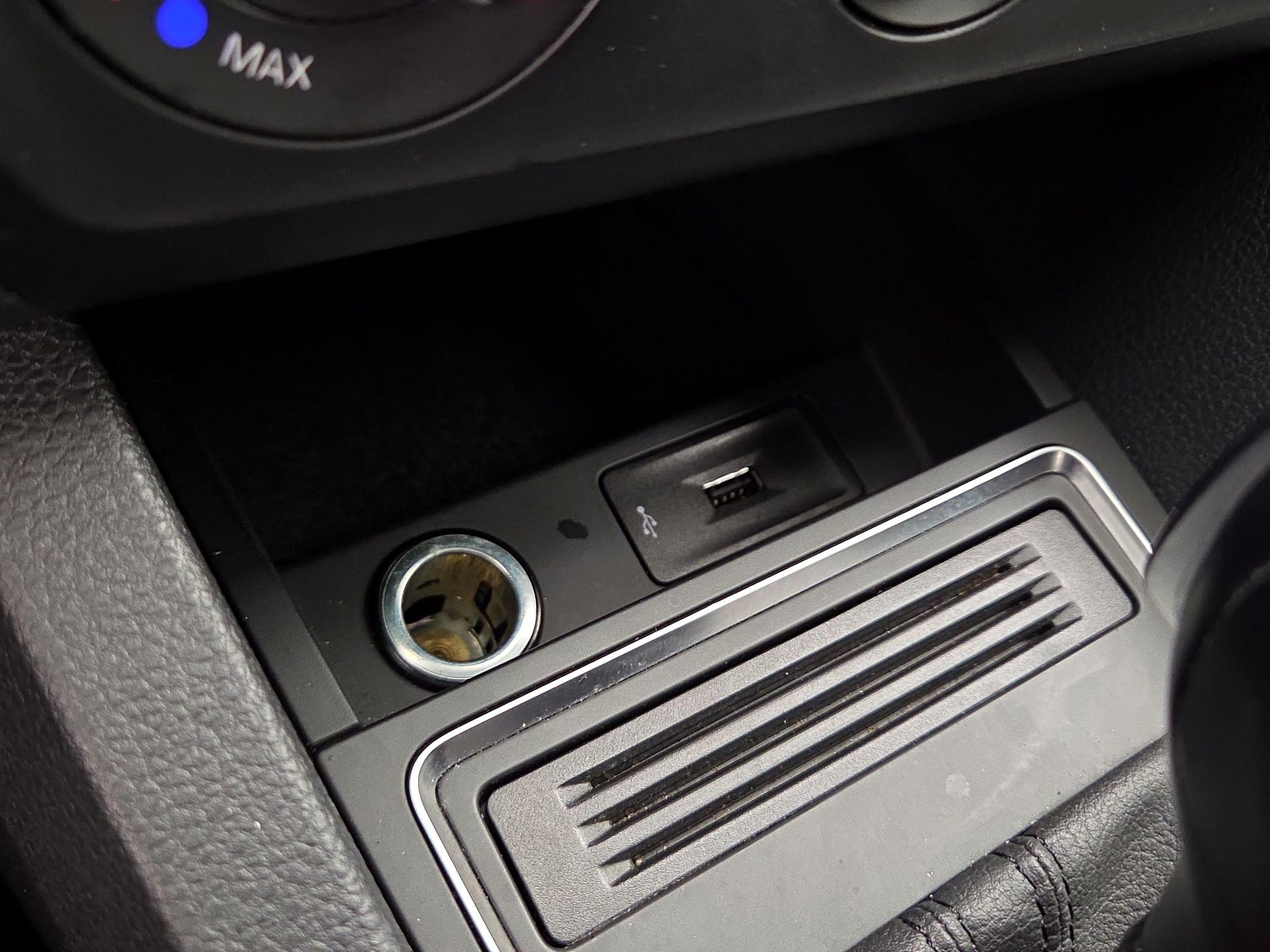 Thumbnail: 2017 Volkswagen Jetta - 18