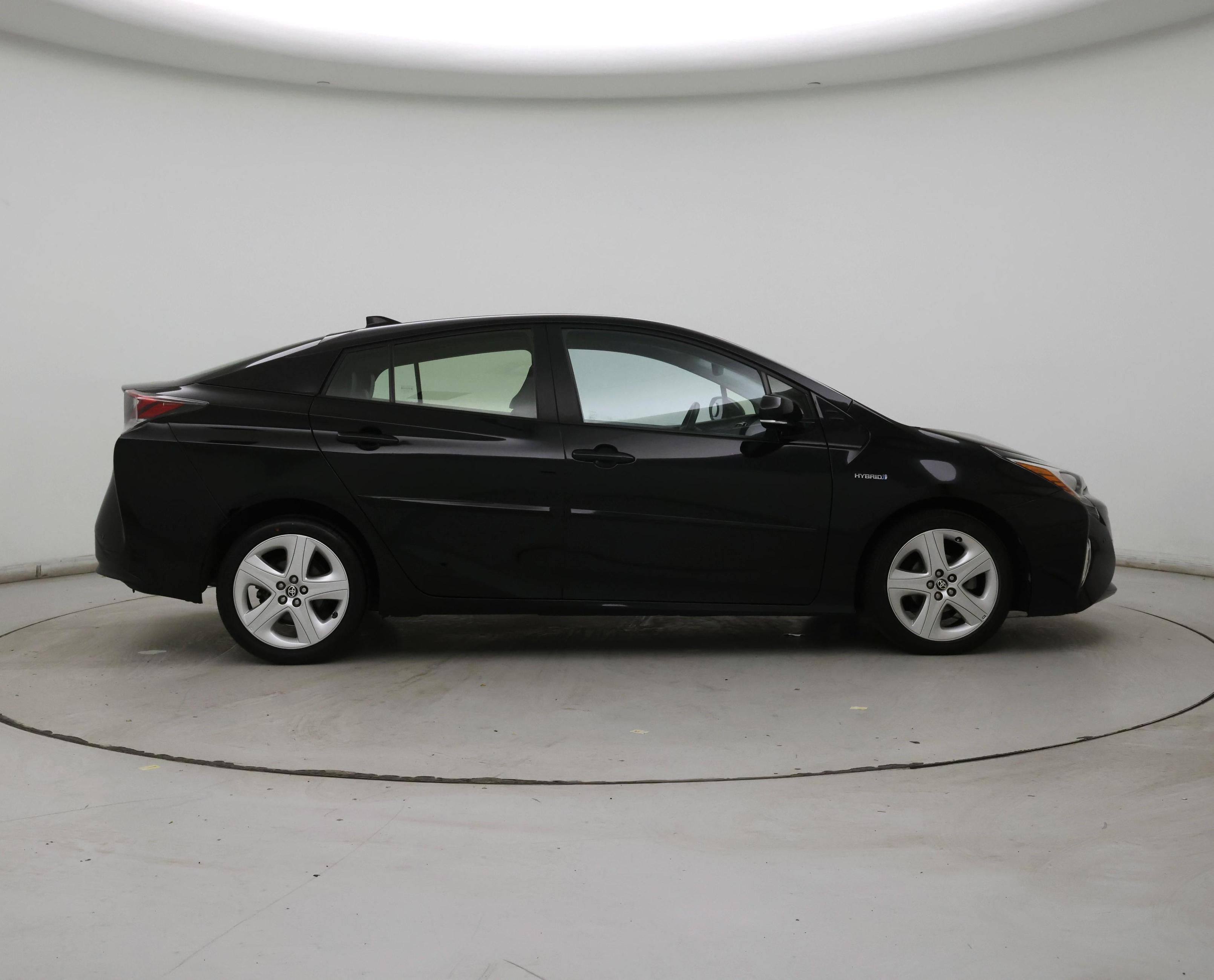 Thumbnail: 2017 Toyota Prius - 7